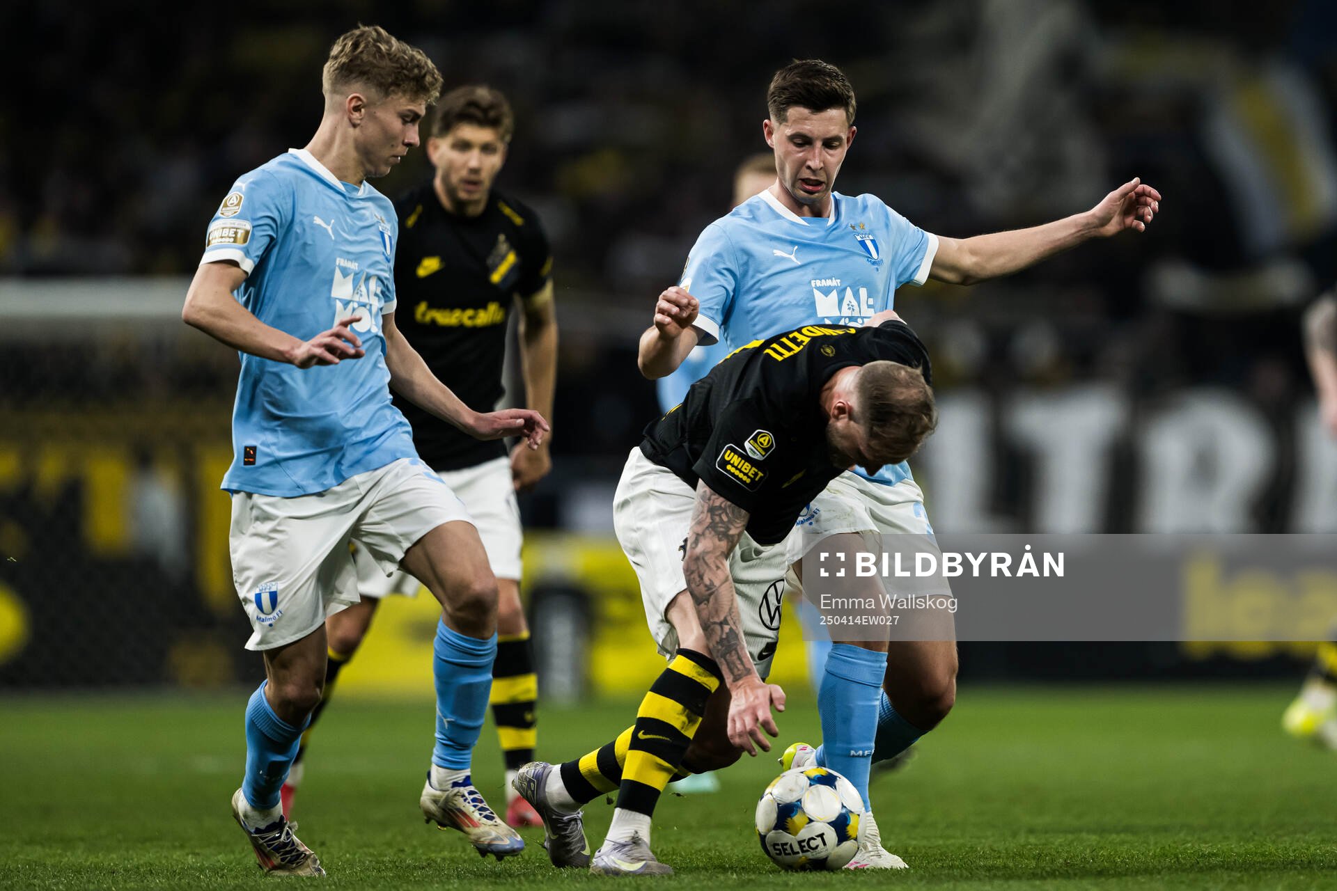 Malmö FFs Hugo Bolin och Lasse Berg Johnsen och AIKs John