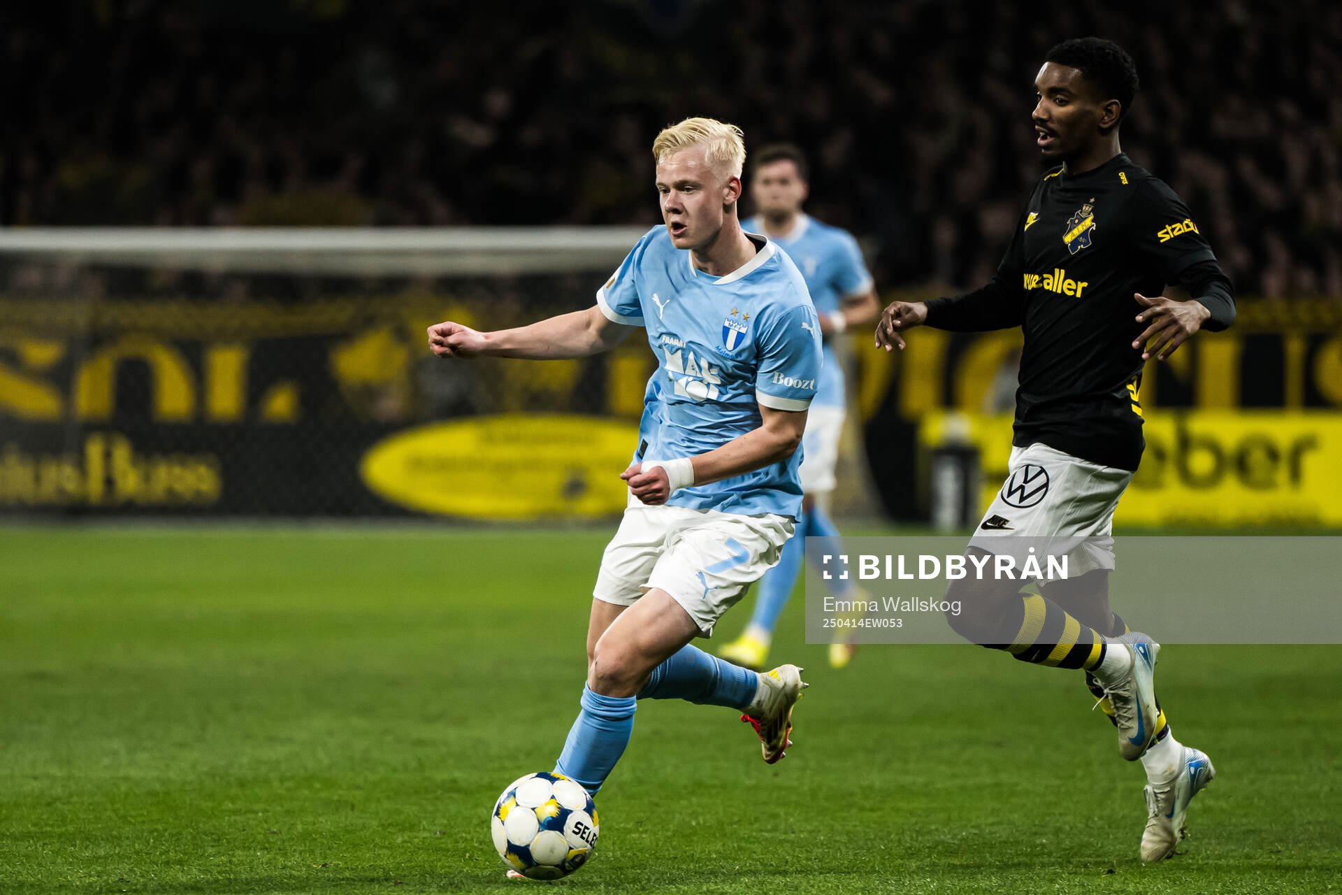 Malmö FFs Otto Rosengren och AIKs Alexander Fesshaie Beraki