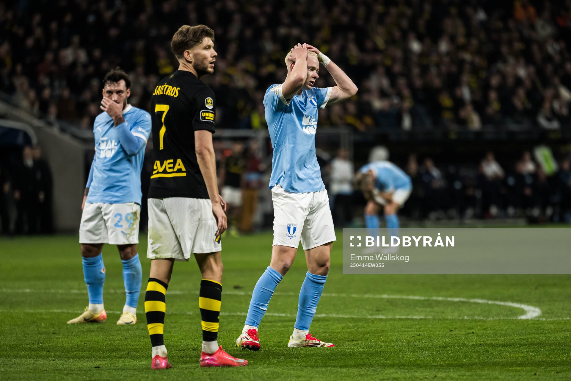 Malmö FFs Otto Rosengren deppar
