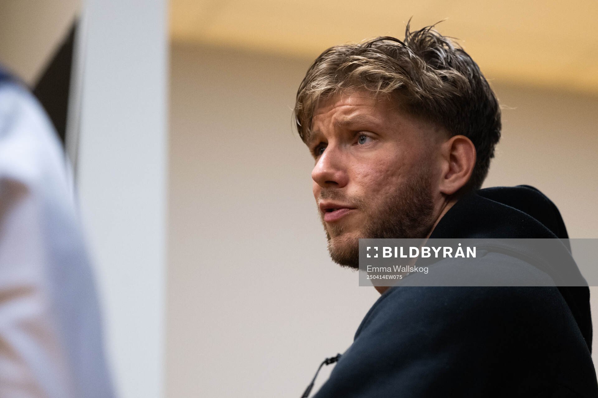 AIKs Anton Salétros i mixade zonen efter fotbollsmatchen i Allsvenskan mellan AIK och Malmö FF den 14 april 2025 i Stockholm. 