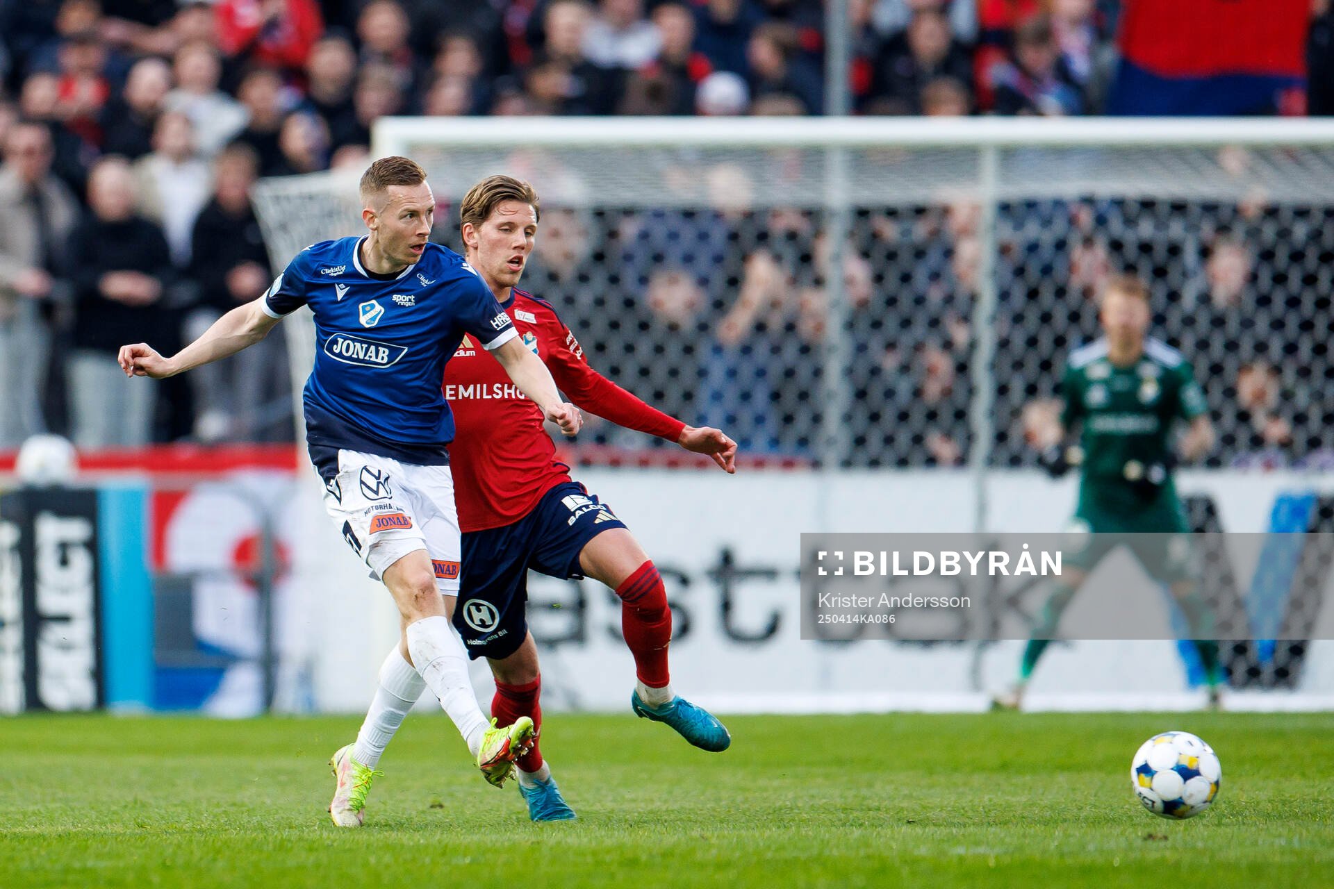 Halmstads Gisli Eyjolfsson och Östers Noah Söderberg