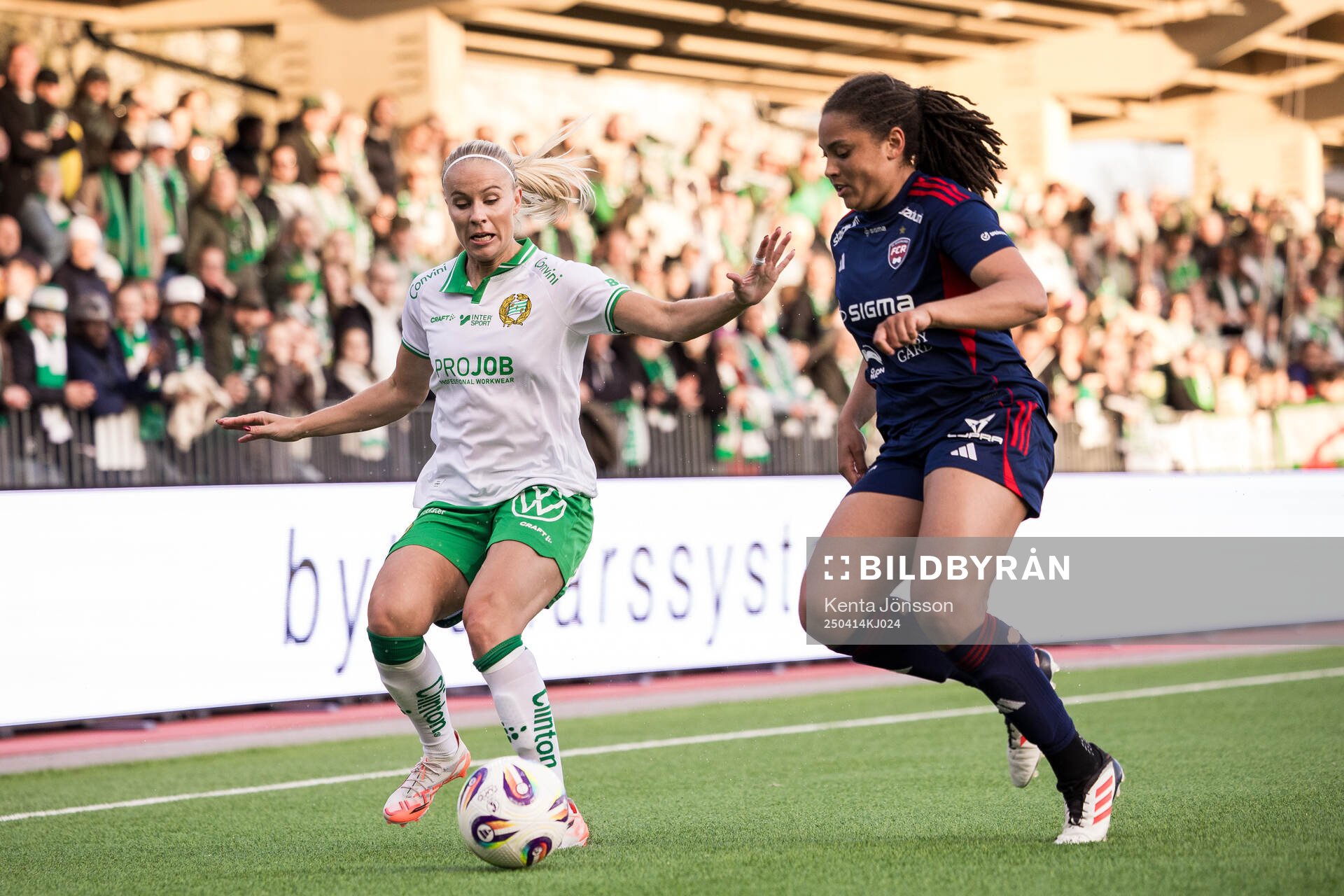 Hammarbys Stina Lennartsson och Rosengårds Jo-Anne Agbor