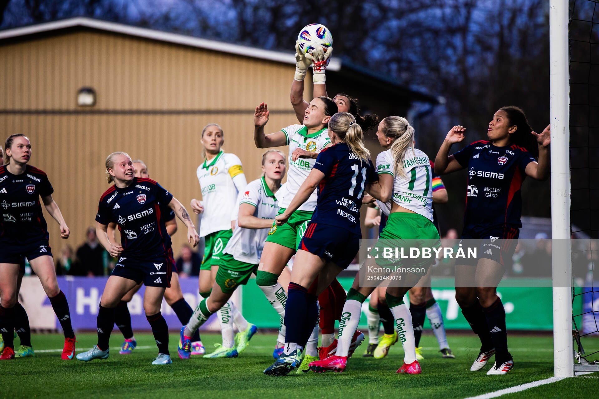 Hammarbys Vilde Hasund och Ellen Wangerheim