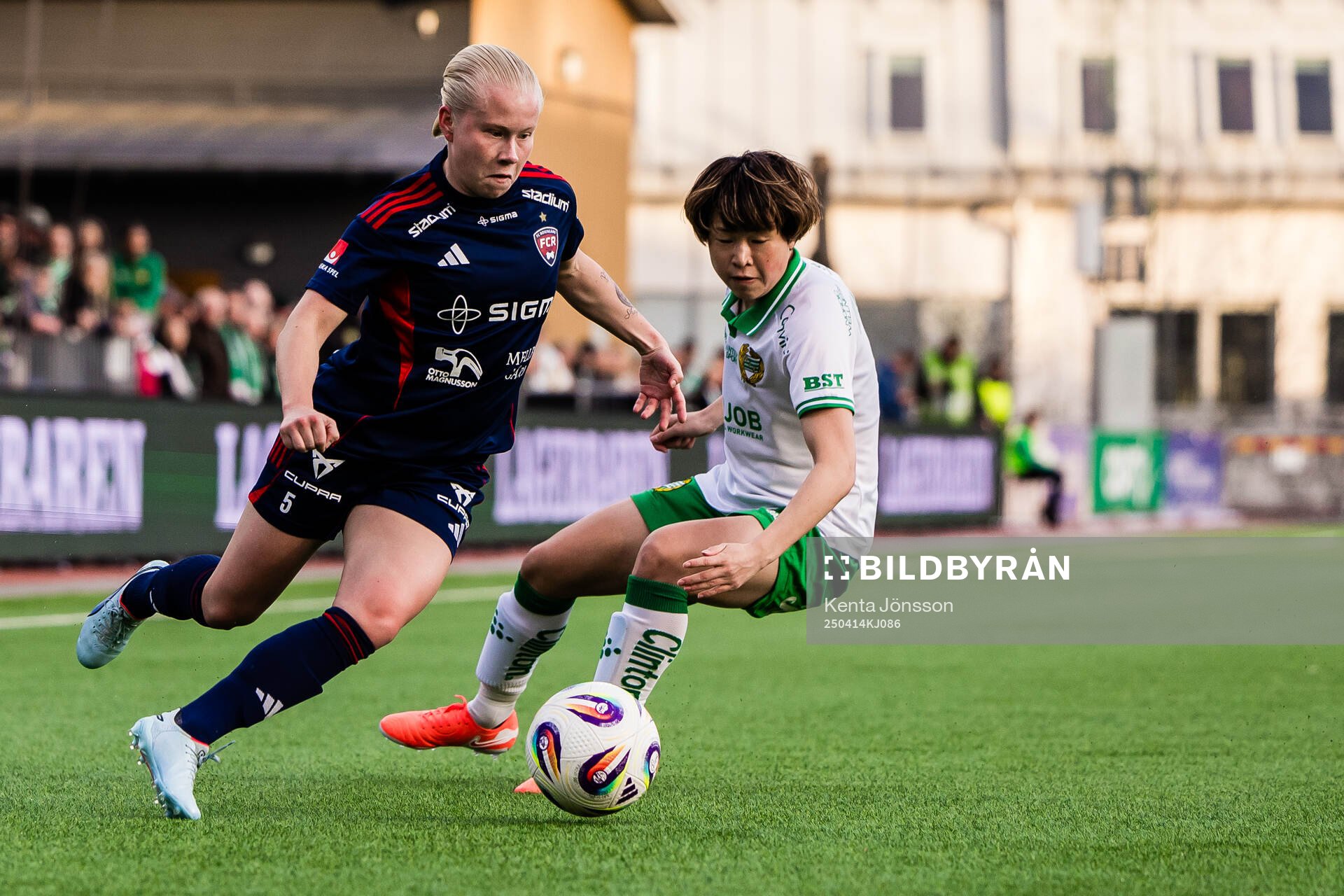 Rosengårds Anni Hartikainen och Hammarbys Asato Miyagawa