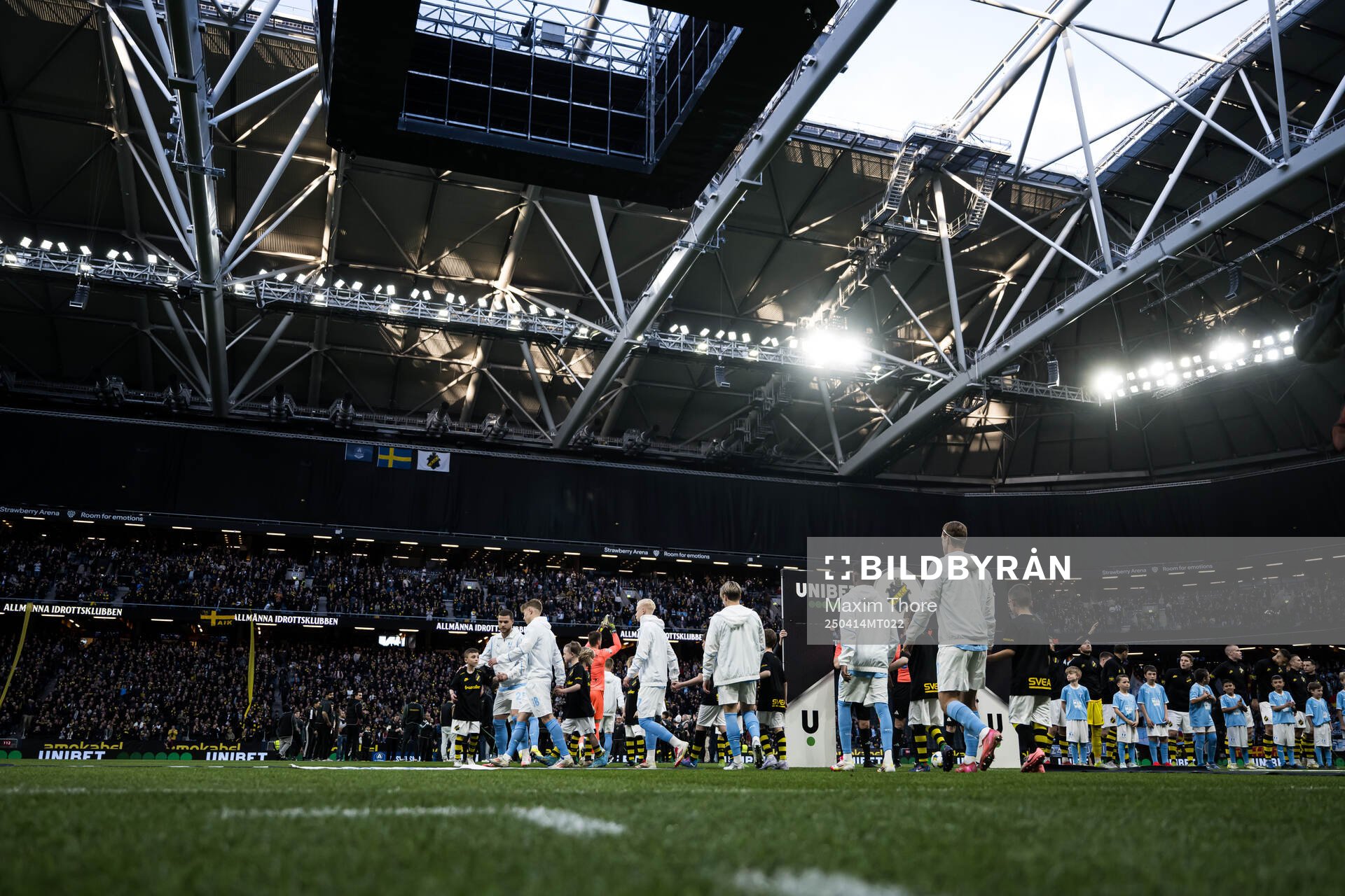 Malmö FFs spelare gör entré