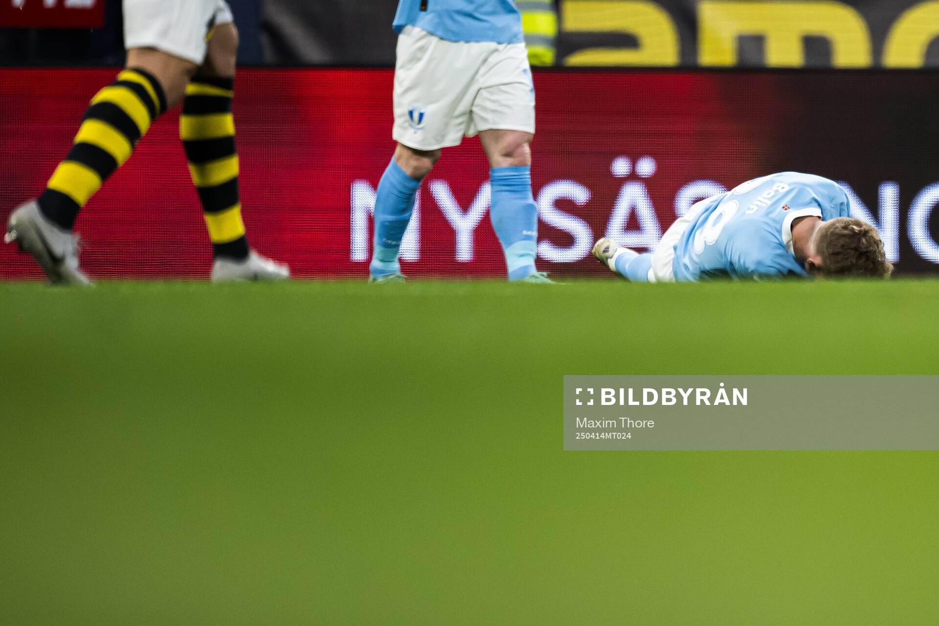 Malmö FFs Hugo Bolin har ont