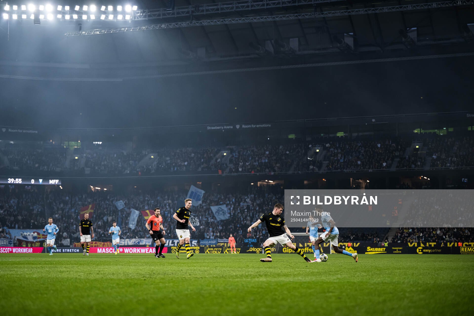 Malmö FFs Taha Ali och AIKs Mads Døhr Thychosen