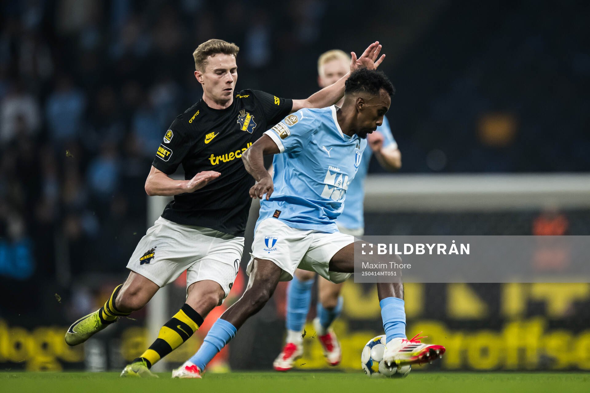 AIKs Johan Hove och Malmö FFs Taha Ali