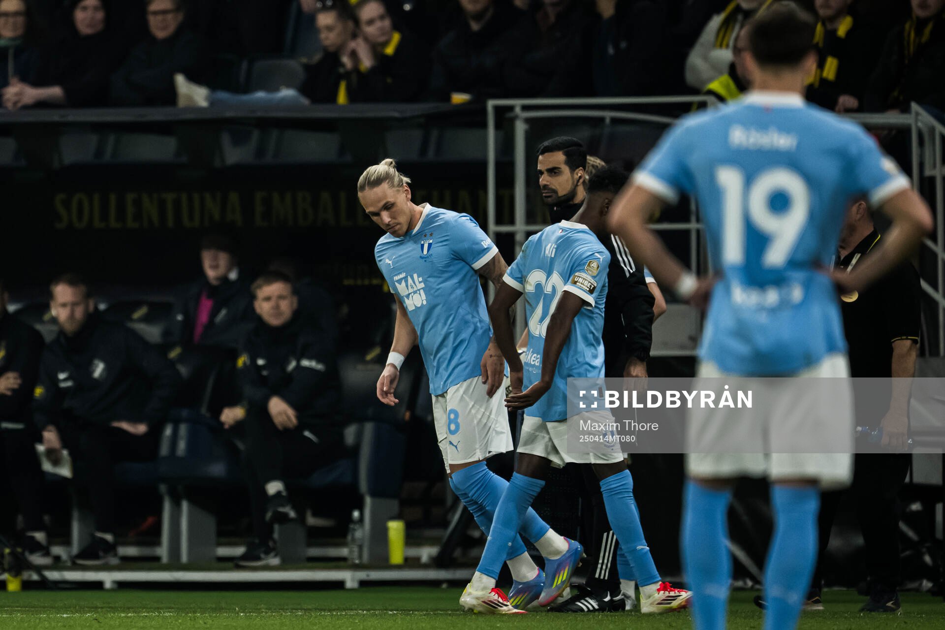 Malmö FFs Arnor Sigurdsson byter in mot Taha Ali