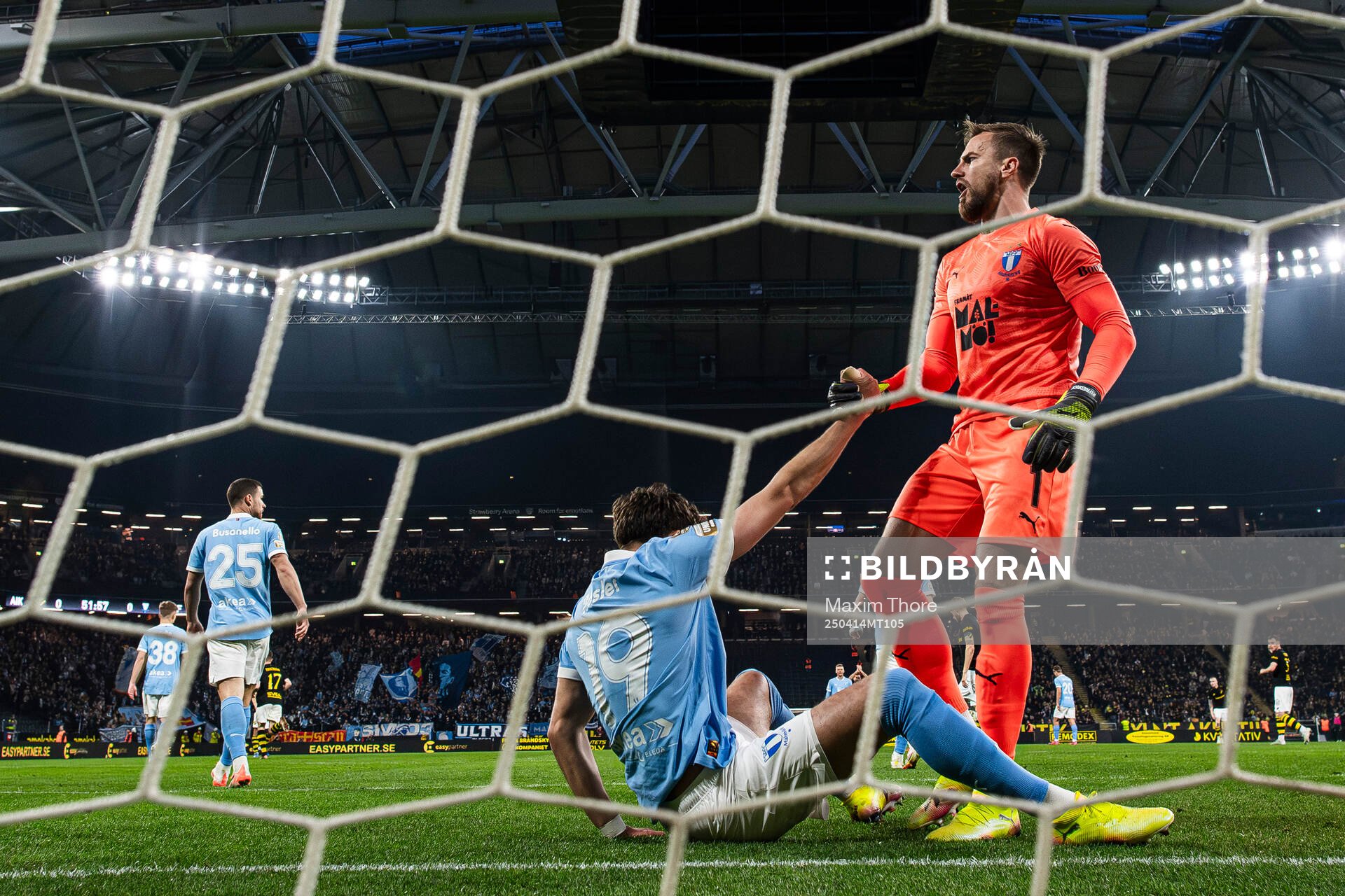 Malmö FFs målvakt Ricardo Friedrich och Colin Rösler