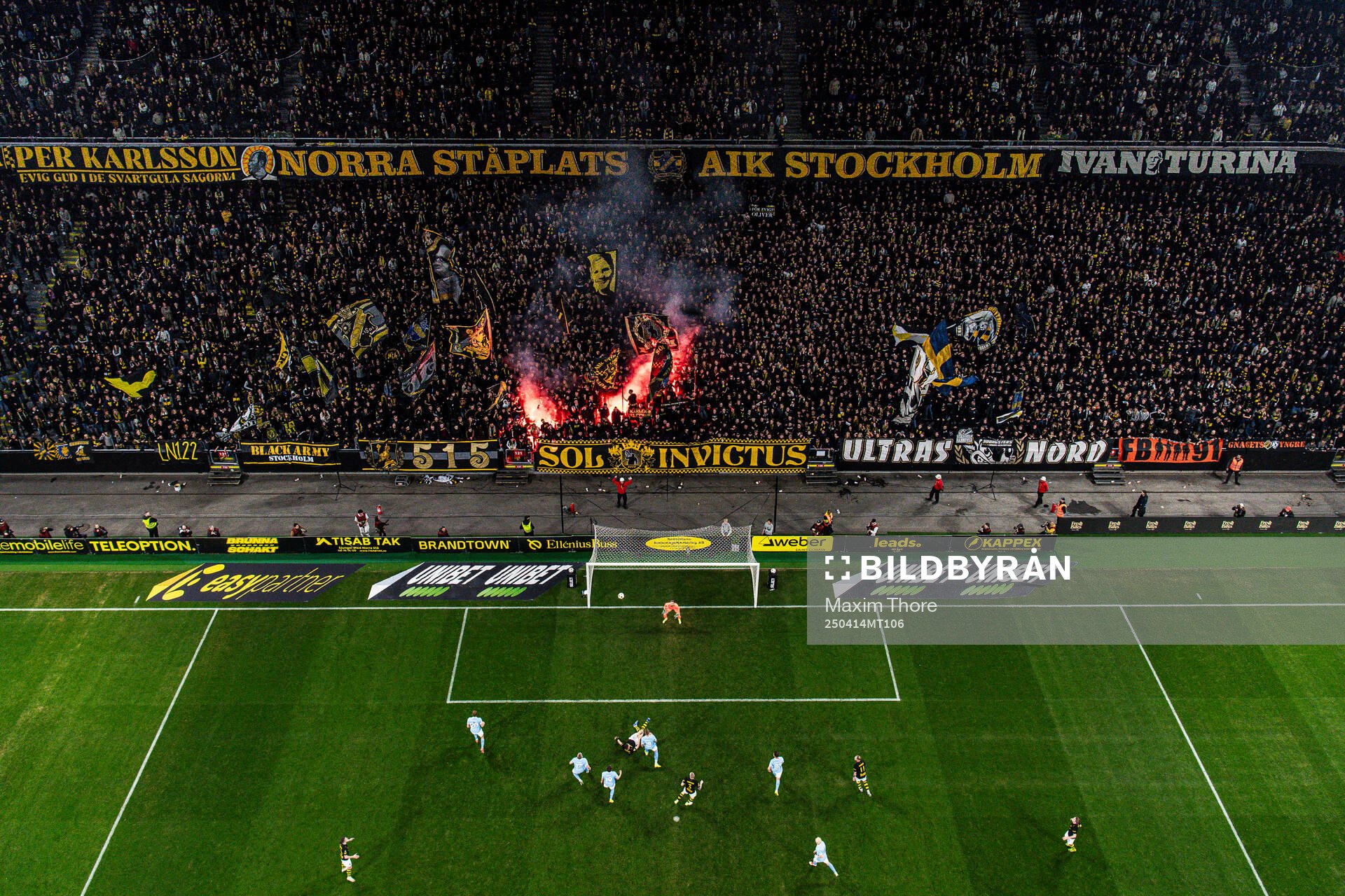 Vy över fotbollsmatchen i Allsvenskan mellan AIK och