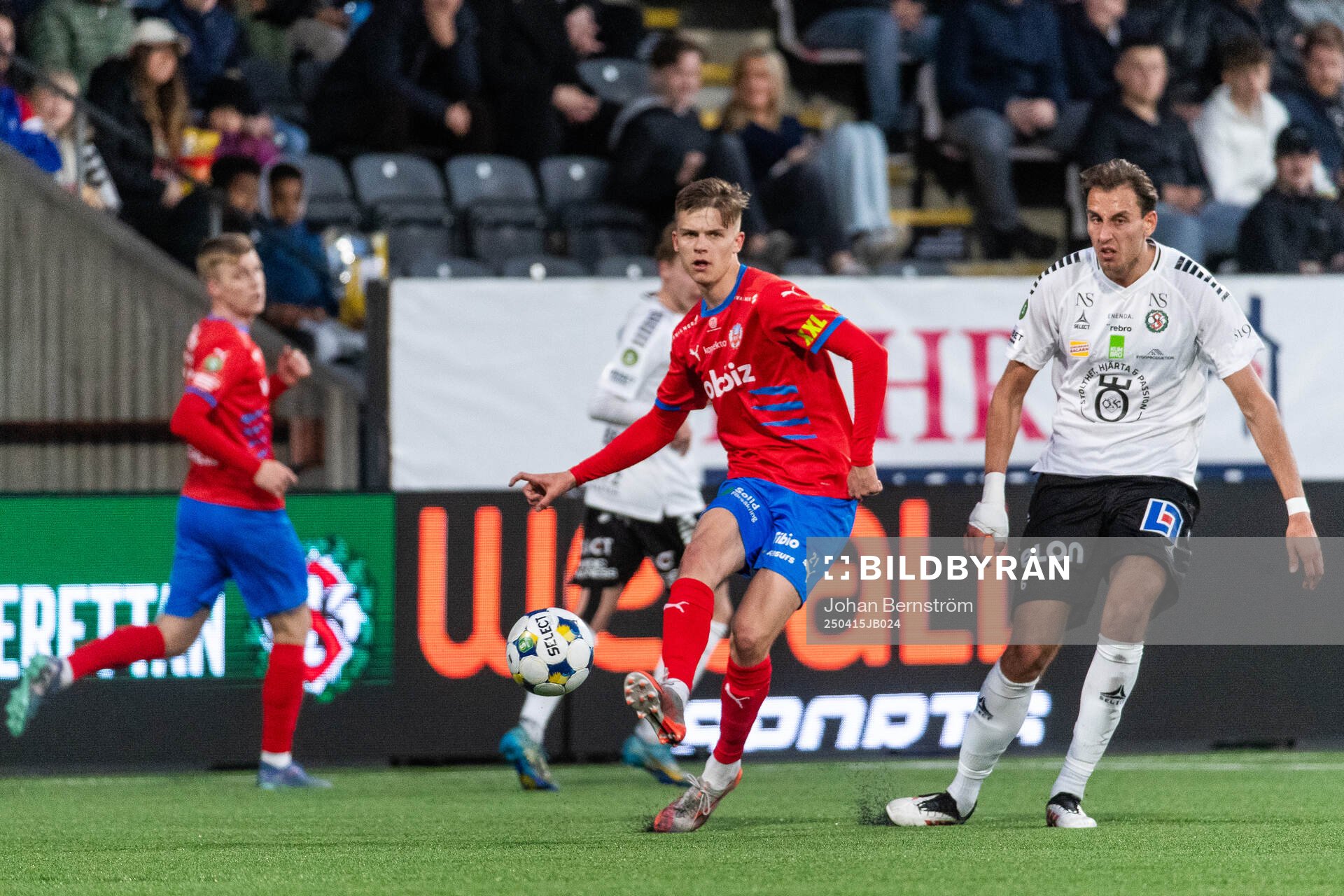 Helsingborgs Adrian Svanbäck och Örebros Melvin Bajrovic