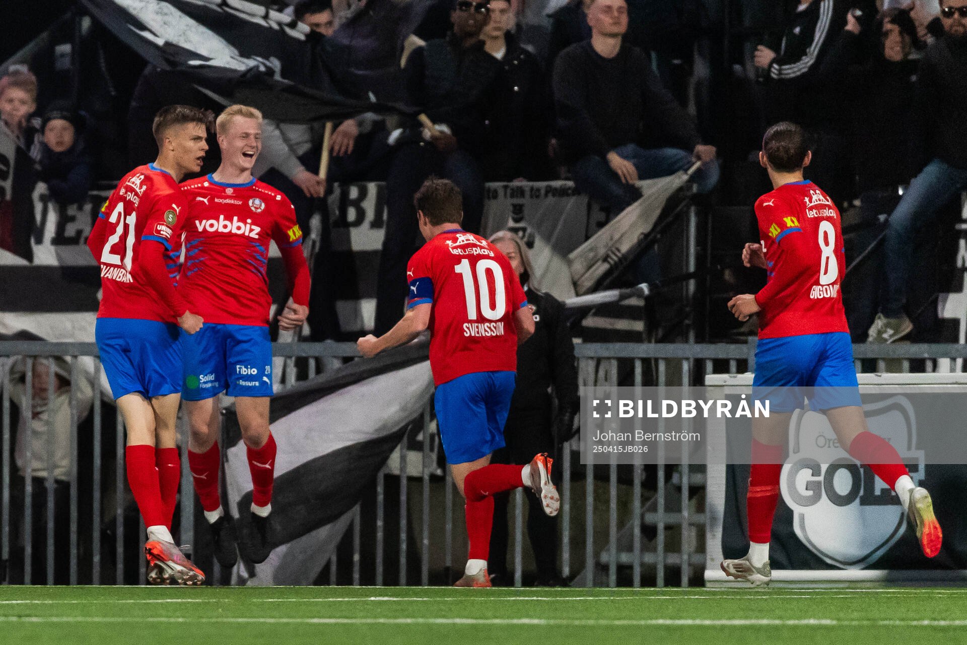 Helsingborgs Oscar Aga jublar med Adrian Svanbäck, Max