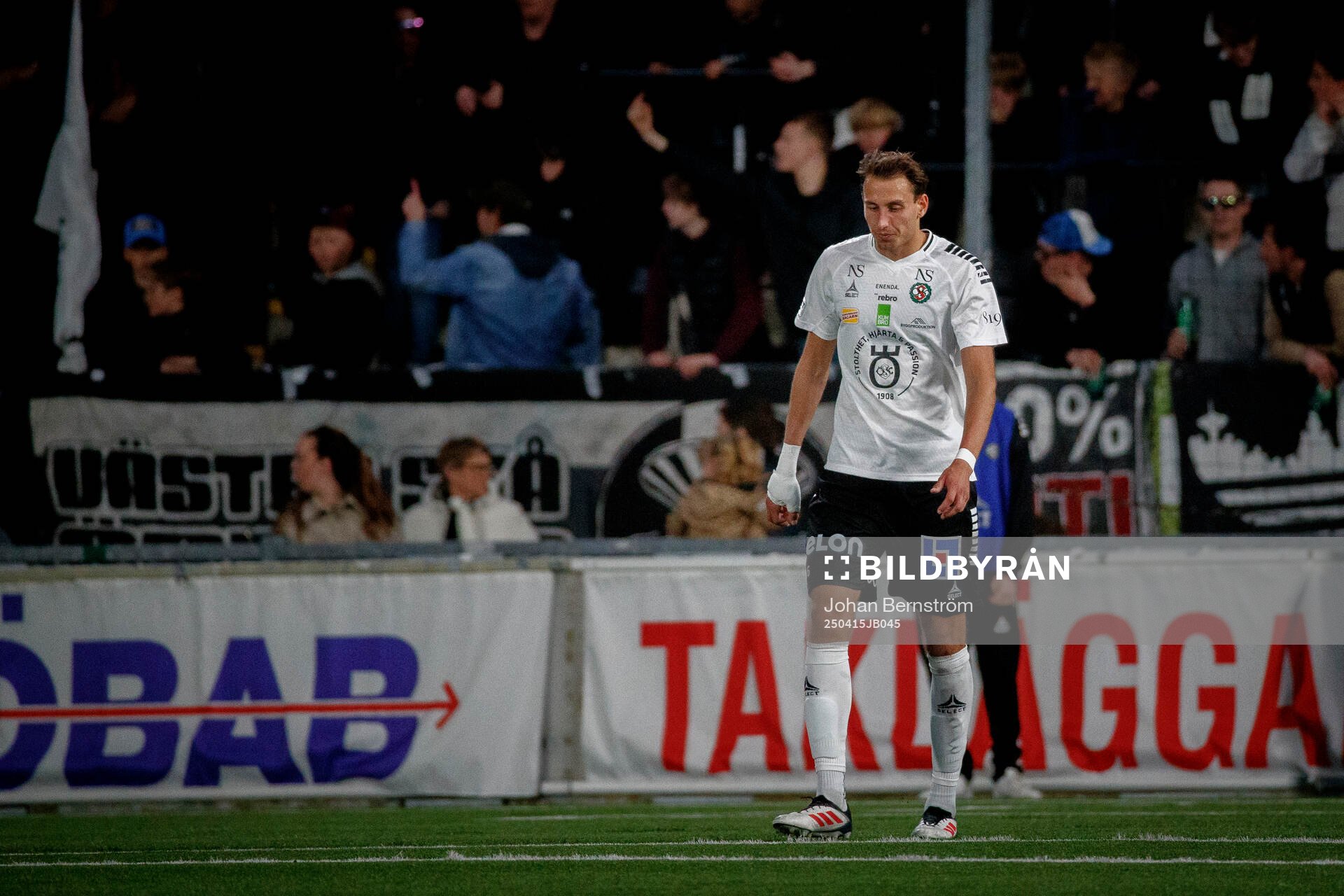 Örebros Melvin Bajrovic deppar vid 0-1