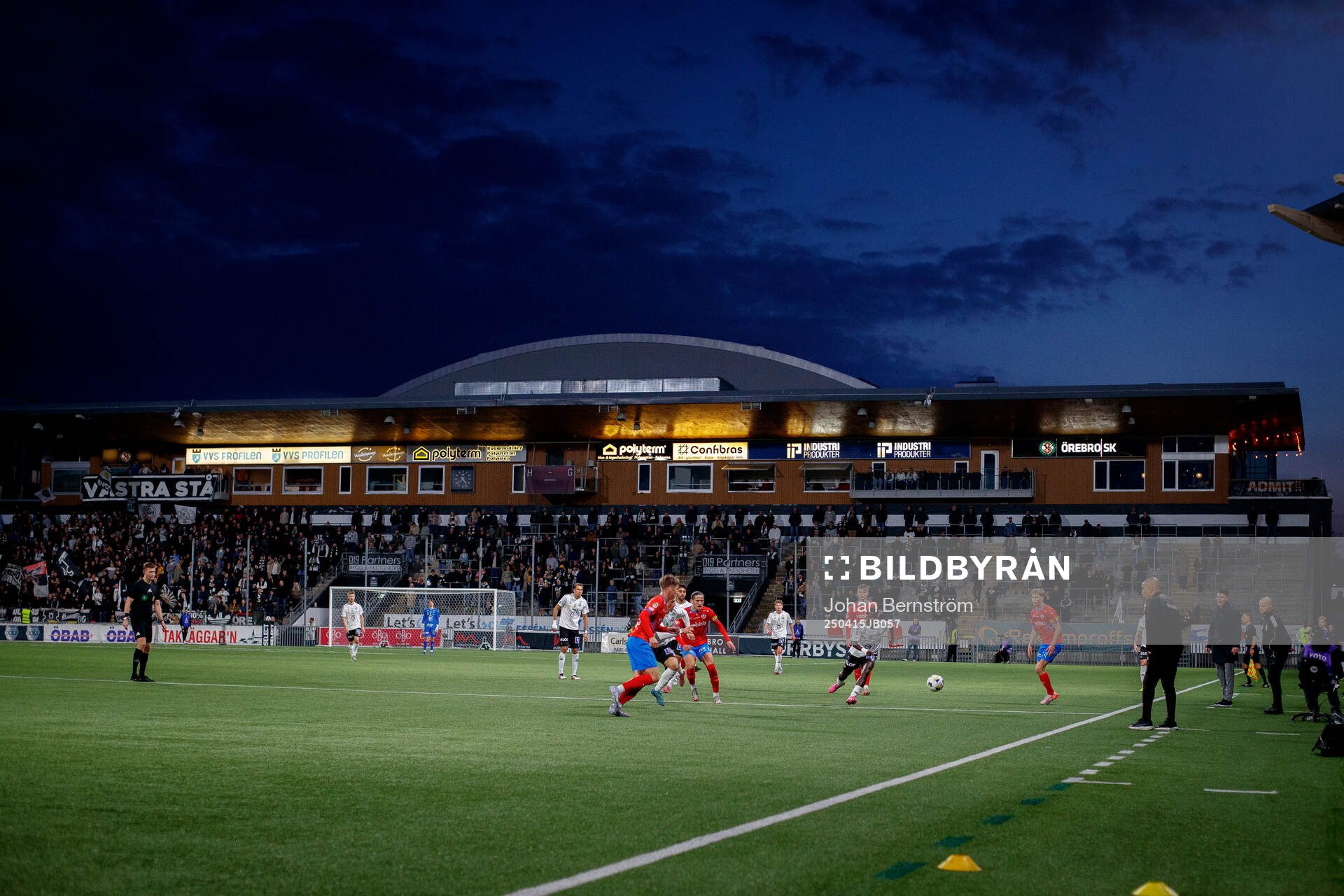 Helsingborgs Ervin Gigovic och Örebros Blessing Asumang