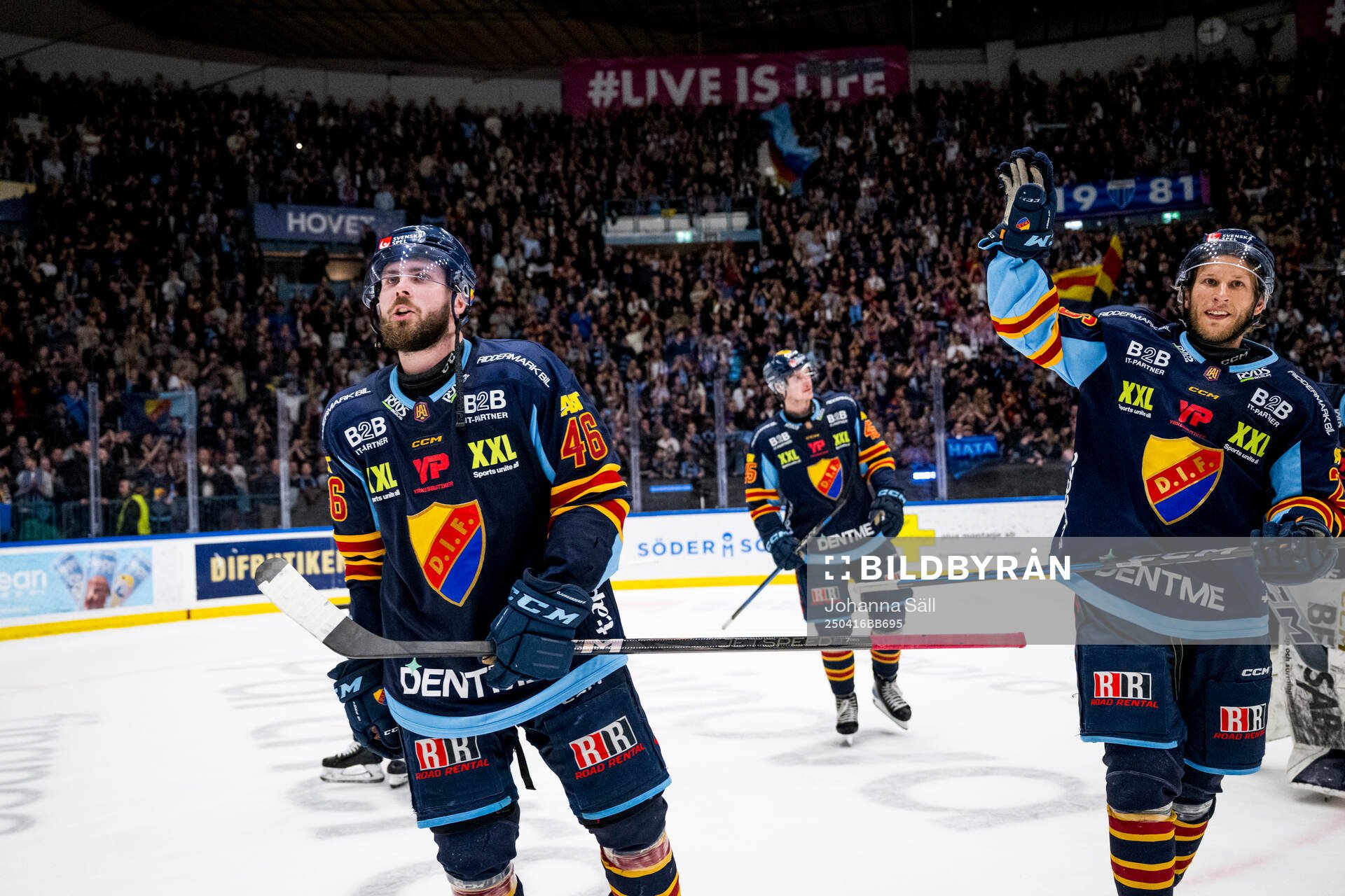 Djurgårdens Albin Grewe och Fredric Weigel jublar