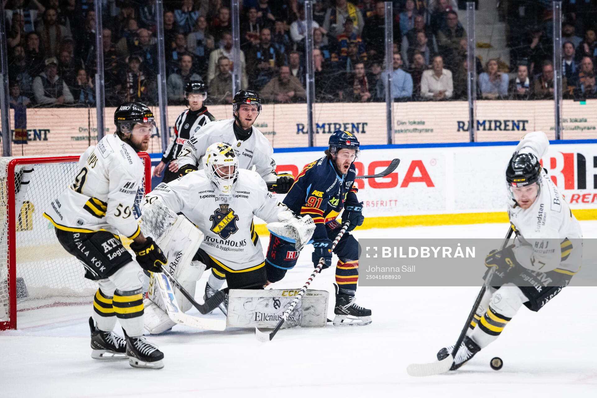 AIKs målvakt Victor Brattström och Djurgårdens Tyler