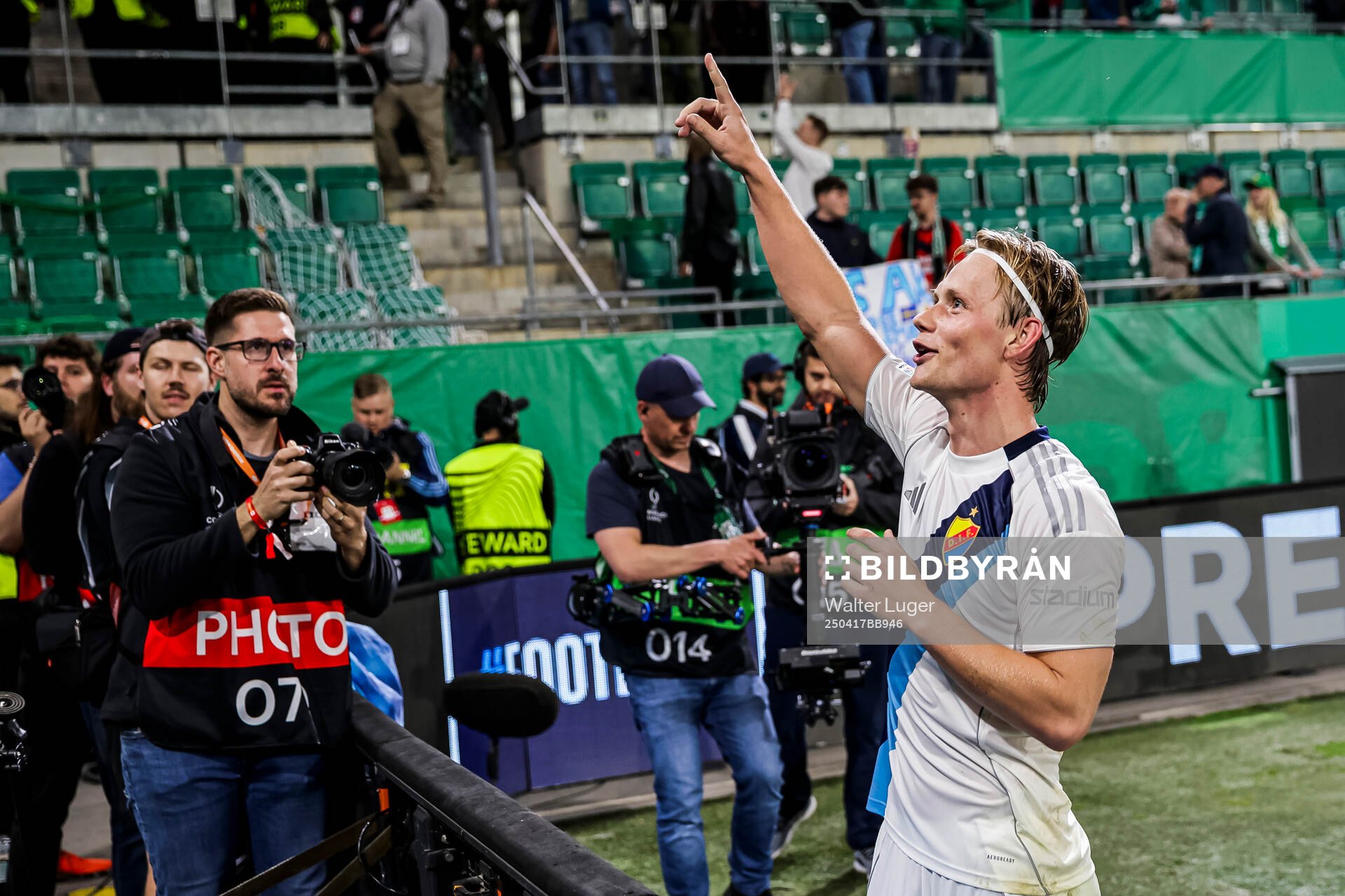 Tobias Gulliksen  of Djurgården celebrate