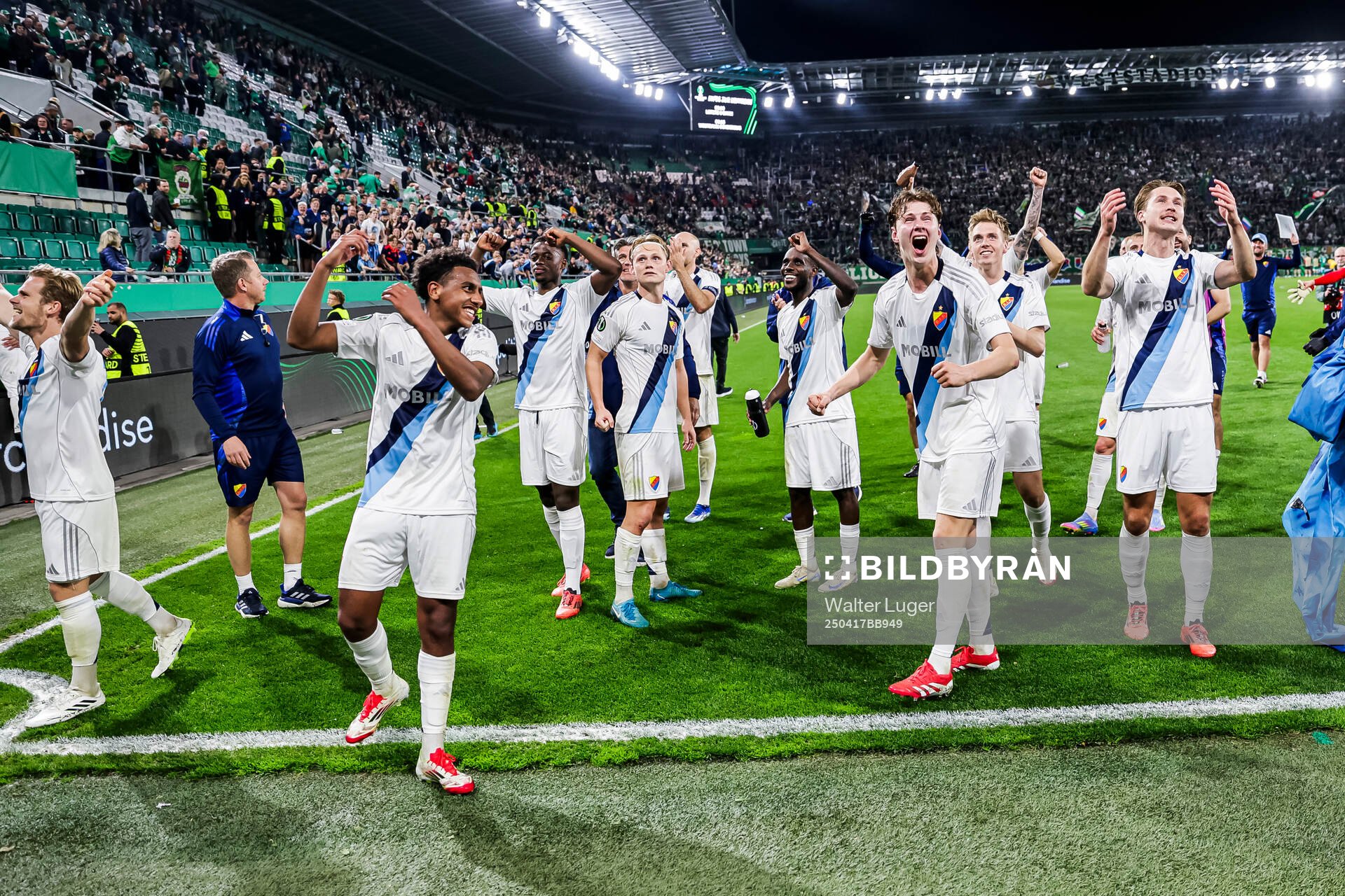 Players of Djurgården celebrate after the UEFA Conference League quarterfinal between Rapid Wien and Djurgården on April 17, 2025 in Wien.