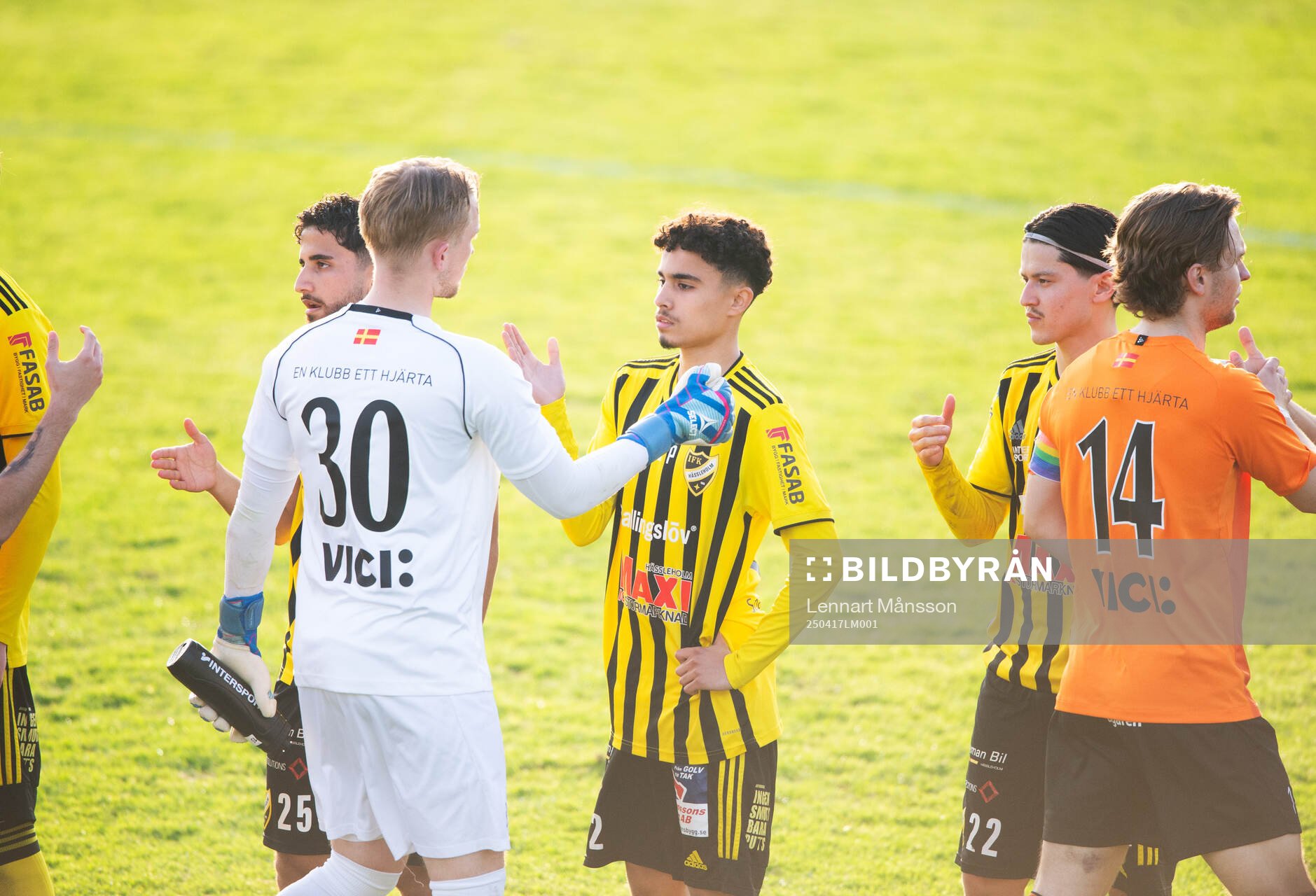 IFK Hässleholms Zidane Sala hälsar på