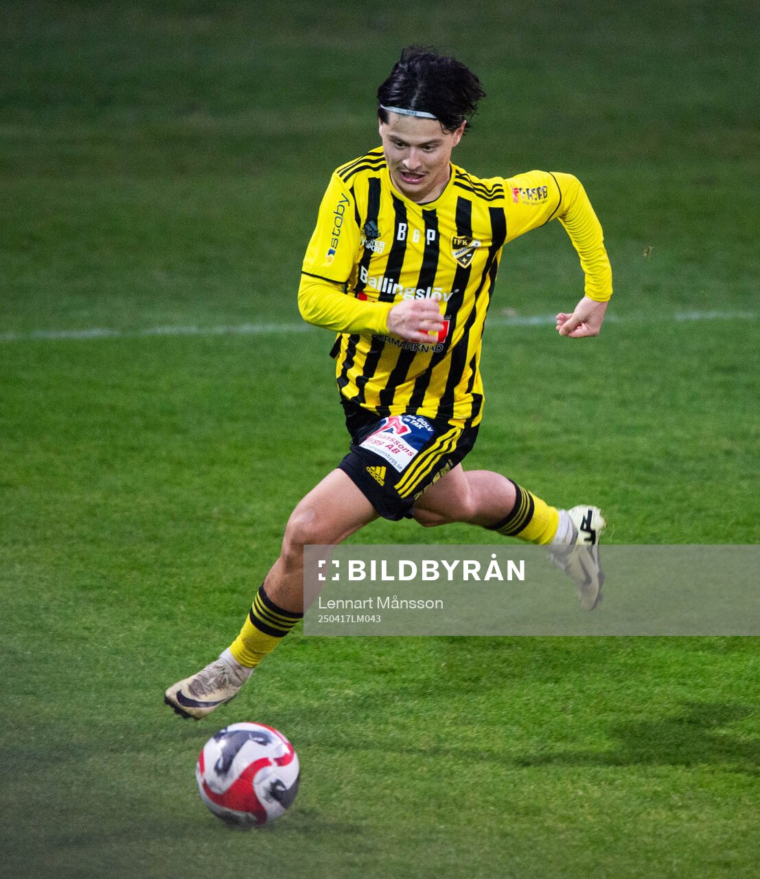IFK Hässleholms Meraj Haidari i matchen i division 2