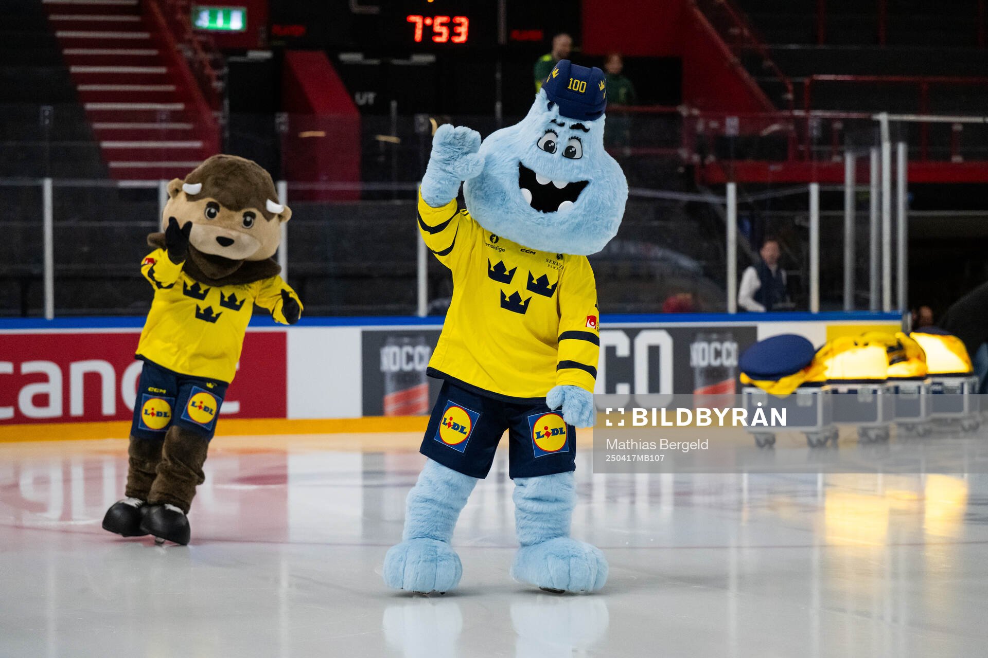 The mascot Puckey