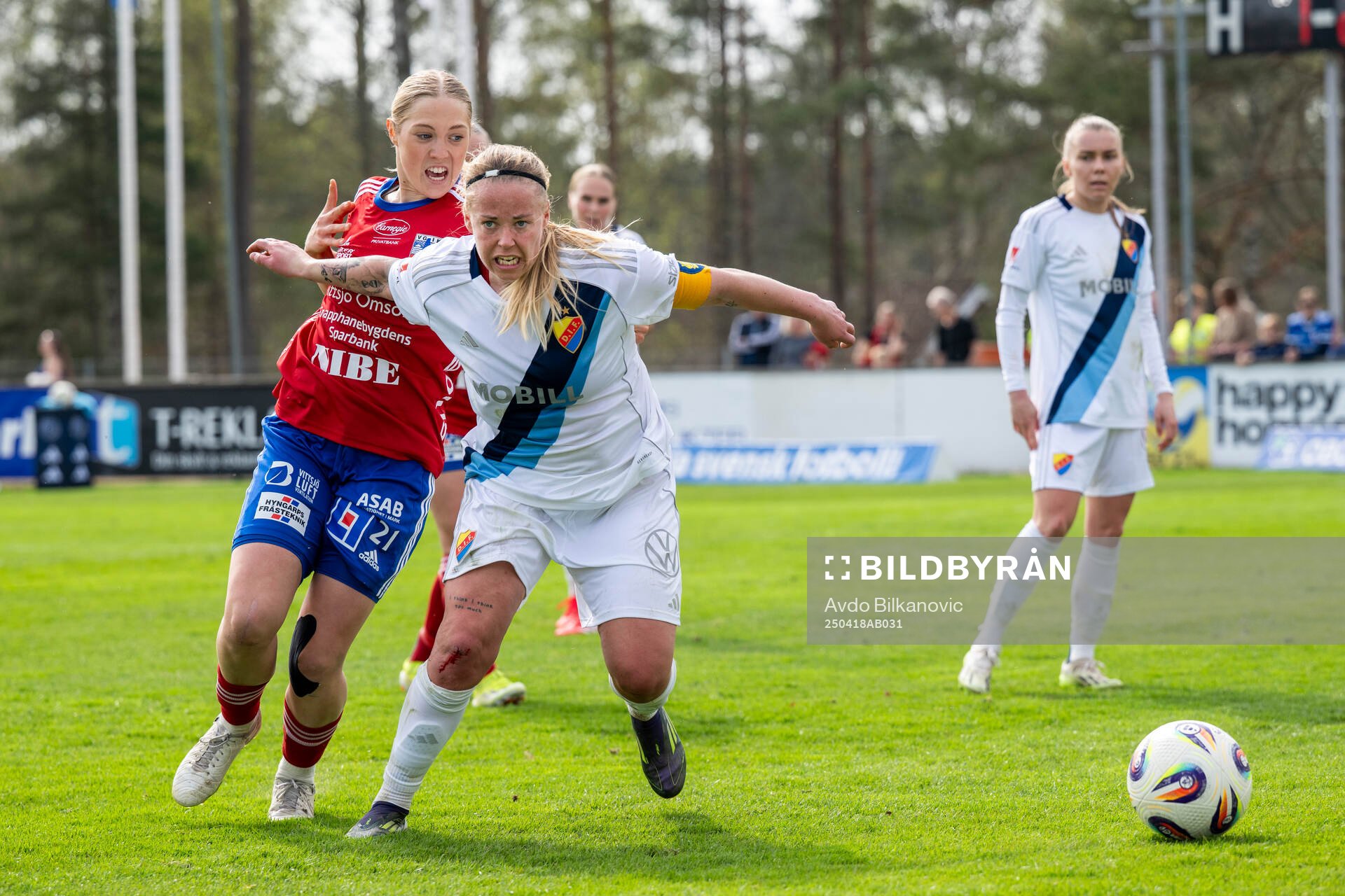Vittsjös Milla Larsson och Djurgårdens Therese Åsland