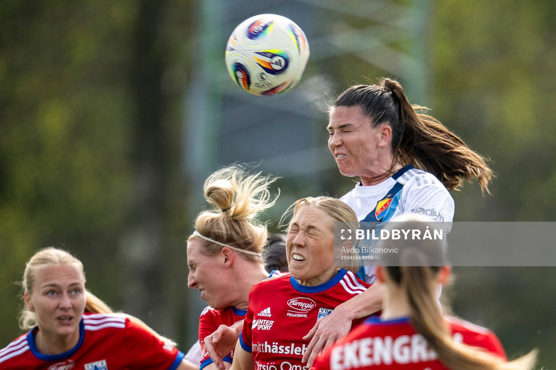 Djurgårdens Pauline Hammarlund nickar