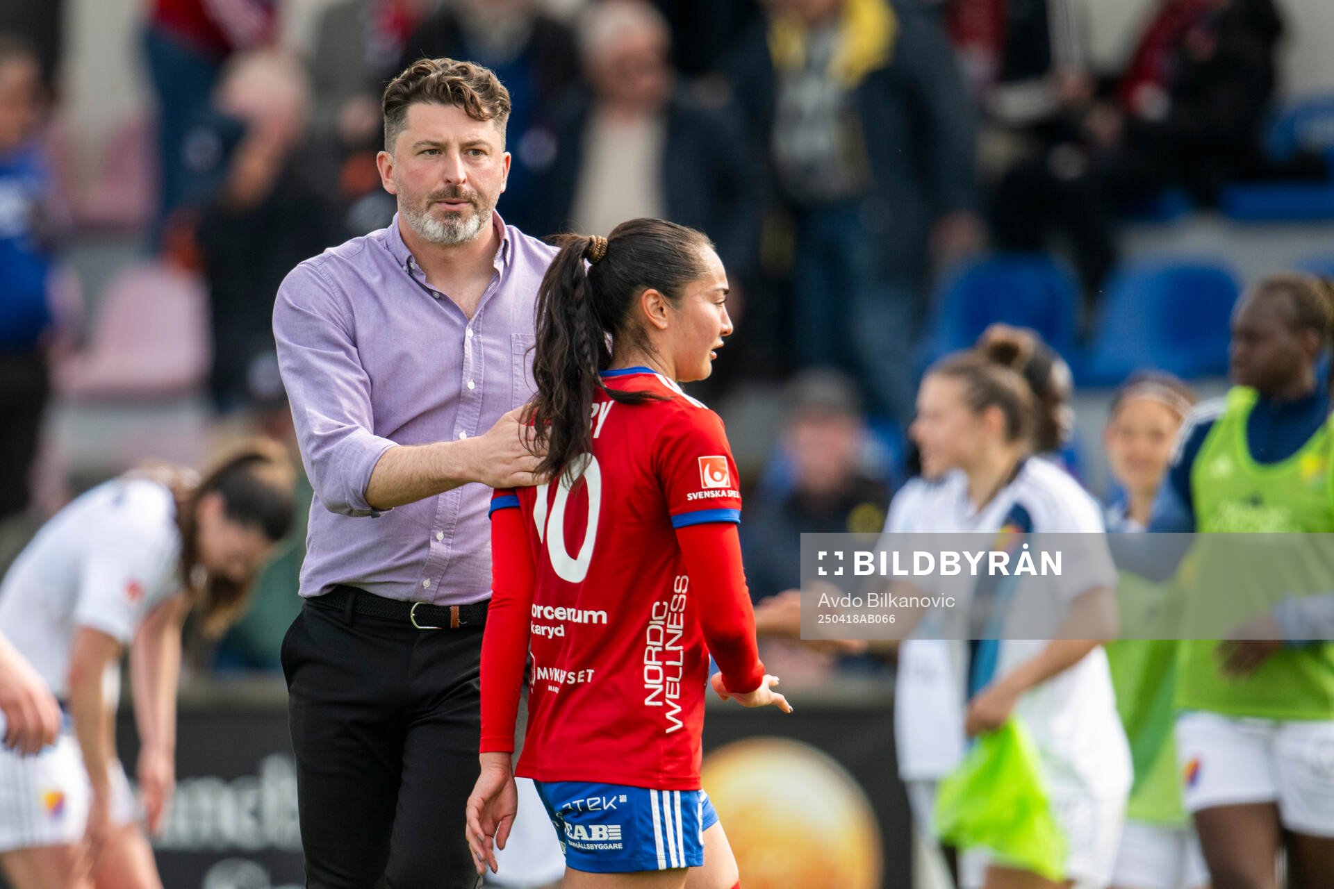 Vittsjös tränare Mladen Blagojevic tackar Jaida Nyby