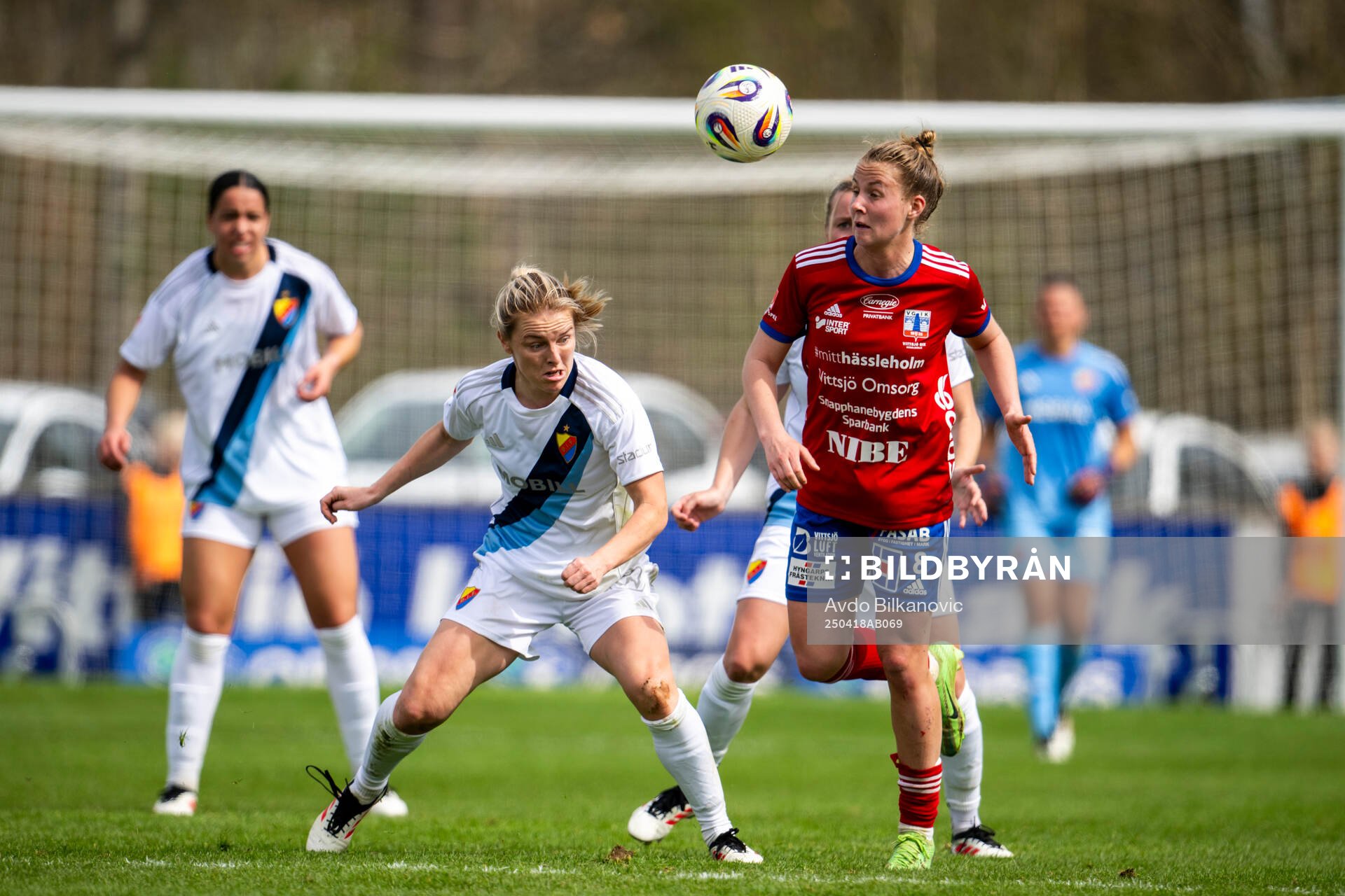 Vittsjös Sofie Rewucha och Djurgårdens Mimmi Larsson