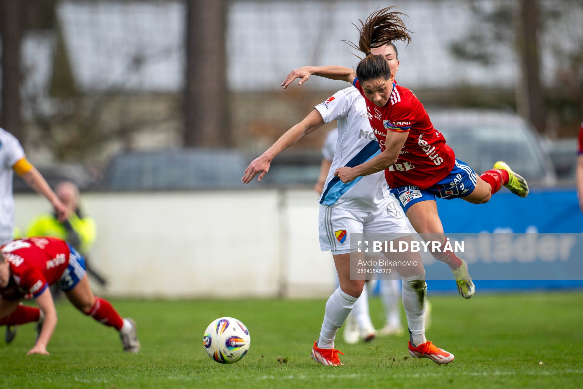 Vittsjös Sofie Rewucha mot Djurgårdens Pauline Hammarlund