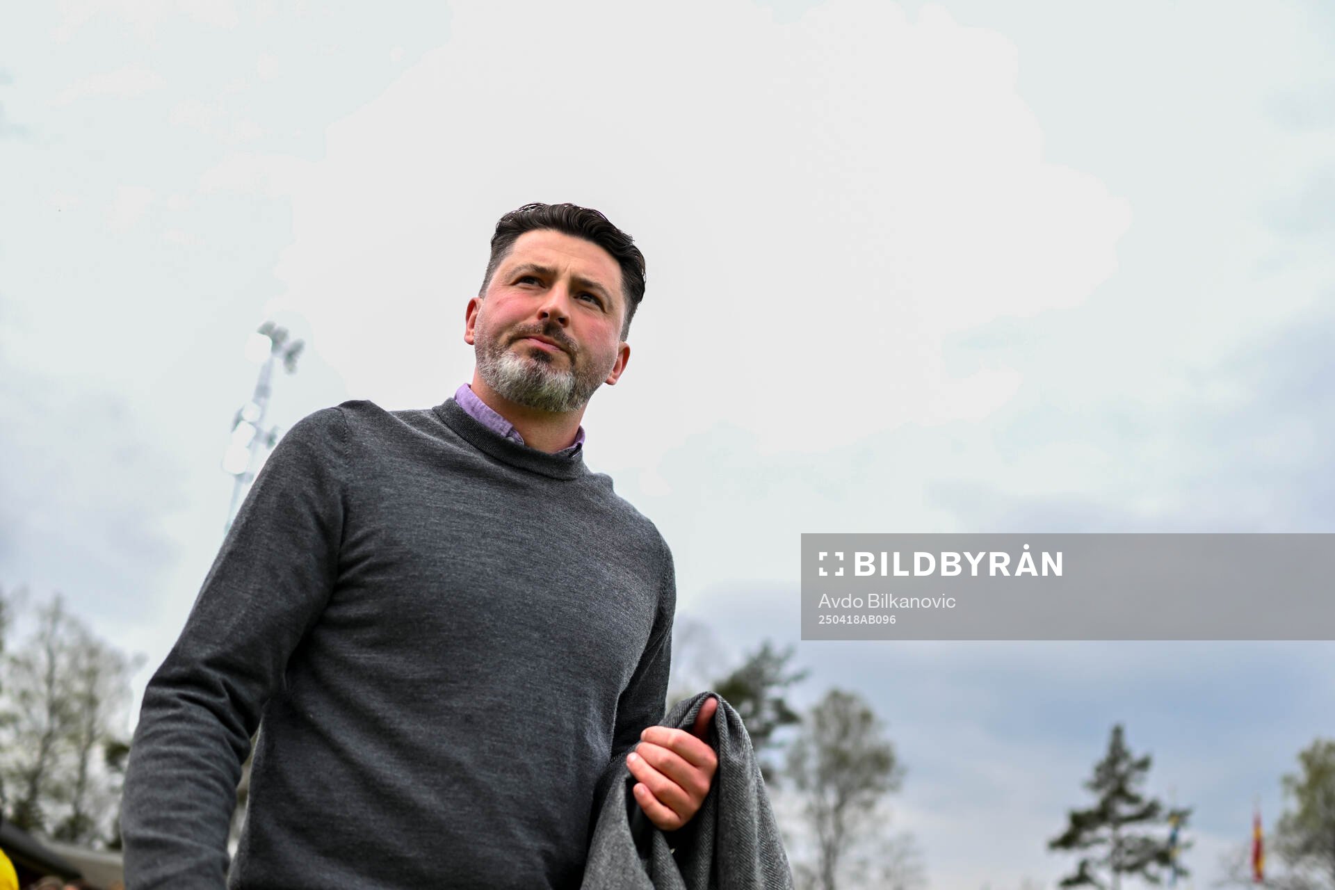 Vittsjös tränare Mladen Blagojevic under fotbollsmatchen i Damallsvenskan mellan Vittsjö och Djurgården den 18 april 2025 i Vittsjö.