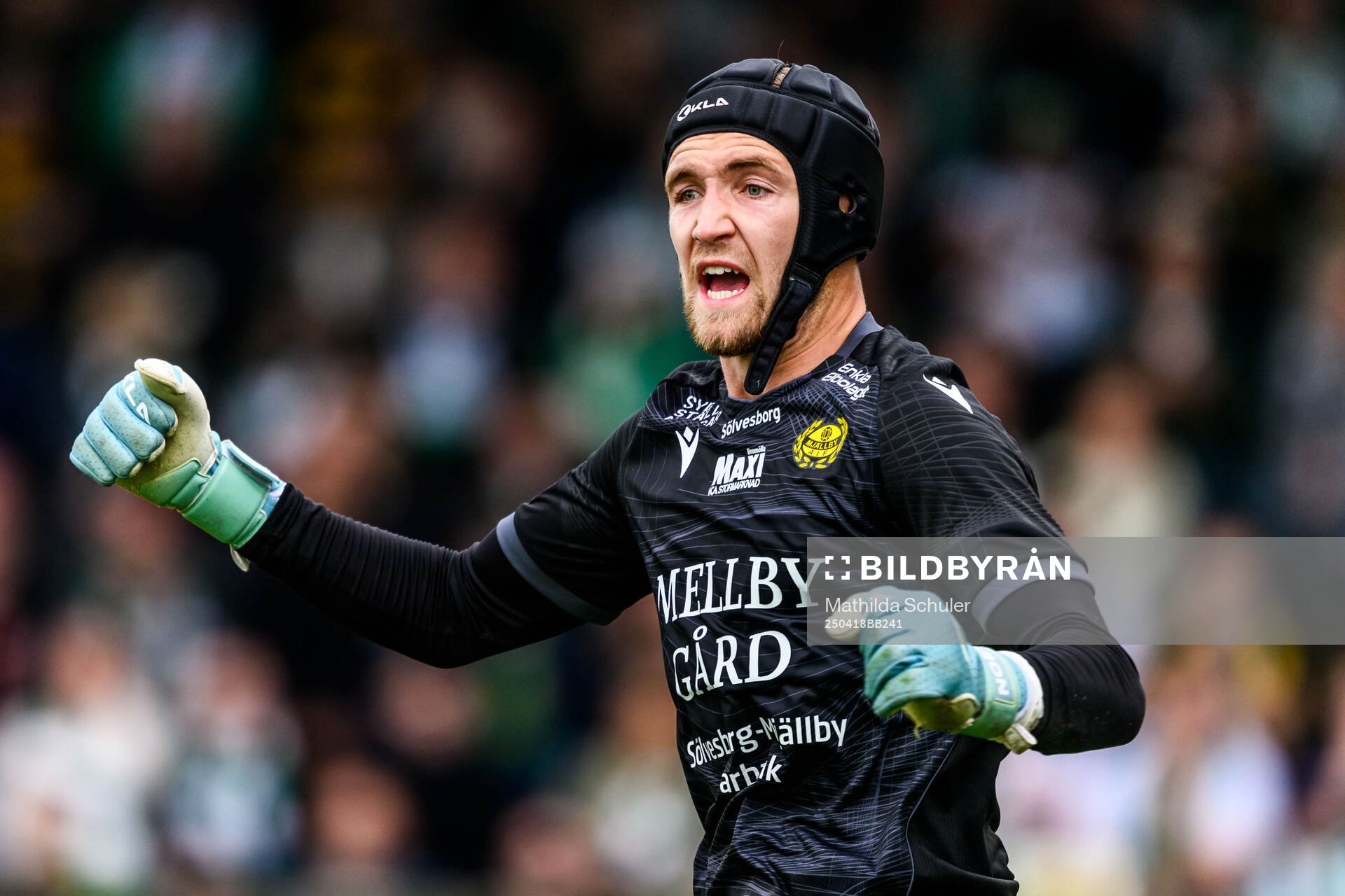 Mjällbys målvakt Noel Törnqvist jublar