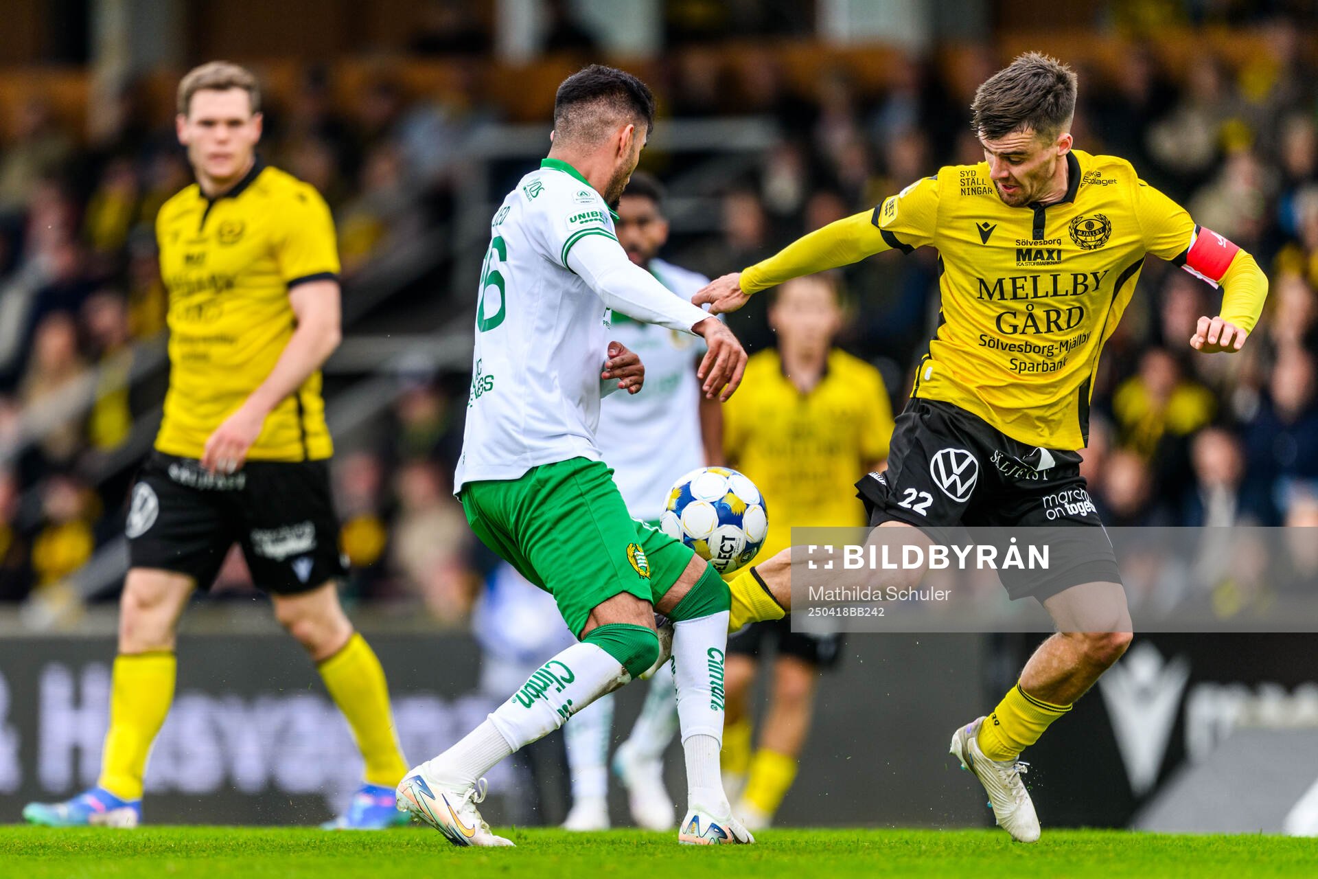 Hammarbys Montader Madjed och Mjällbys Jesper Gustavsson