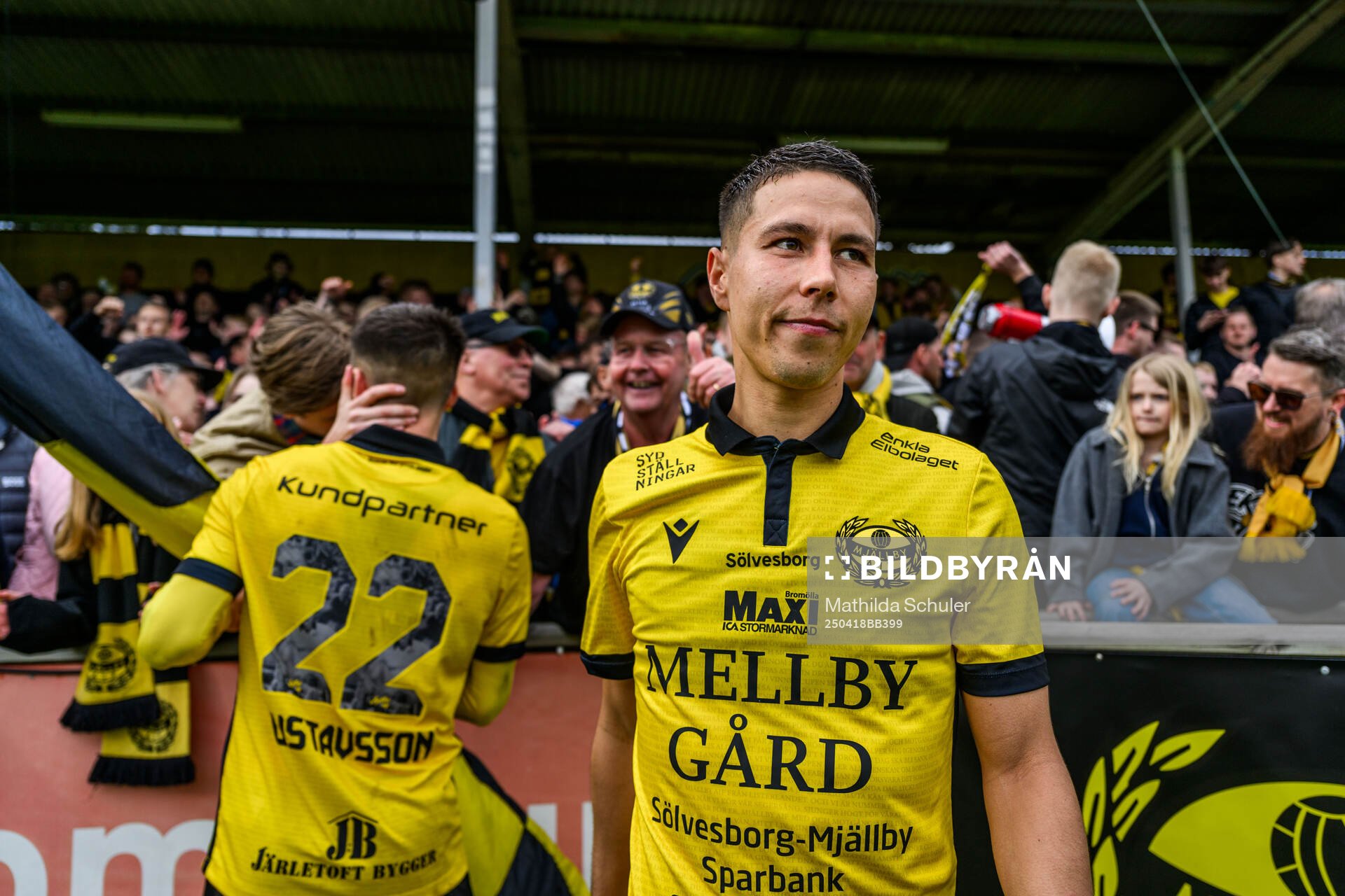Mjällbys Jesper Gustavsson och Nicklas Røjkjær med