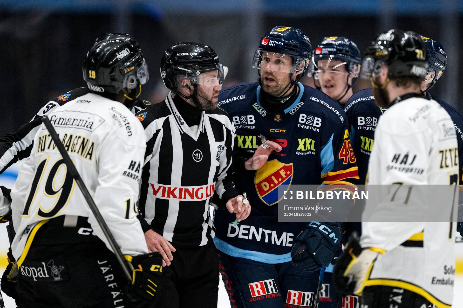 AIKs Daniel Muzito Bagenda och Djurgårdens Dick Axelsson