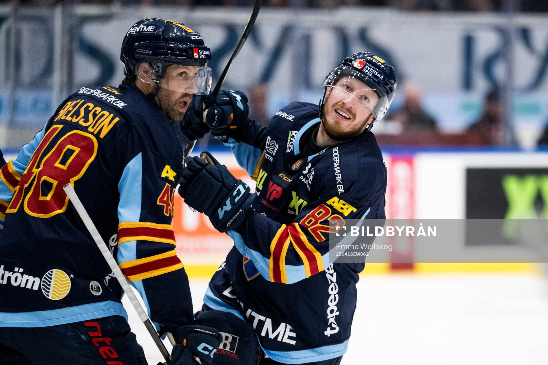 Djurgårdens Colby Sissons och Dick Axelsson jublar