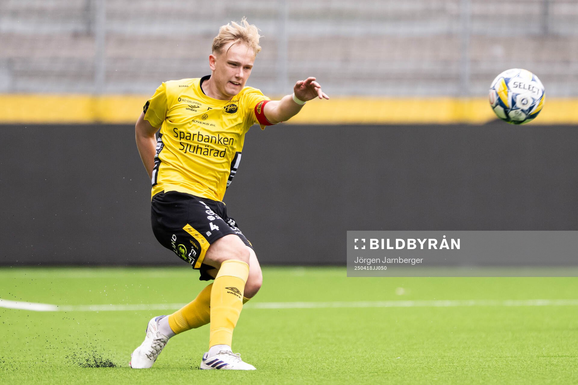 Elfsborgs Kasper Berndtsson under fotbollsmatchen i P19 Allsvenskan mellan Elfsborg och Helsingborg den 18 april 2025 i Borås. 