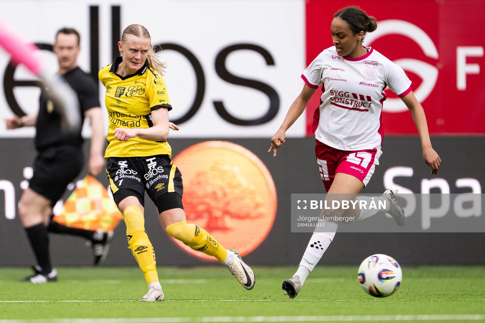Elfsborgs Hanna Jiozon och IK Uppsalas Arsema Weldai