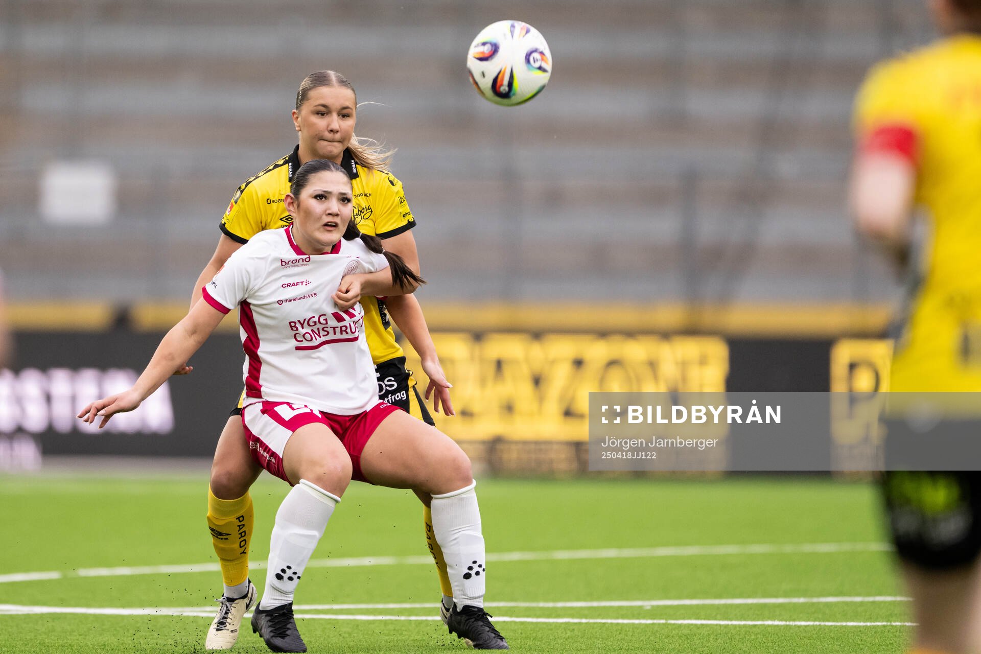 IK Uppsalas Amelia Olofsson och Elfsborgs Alice Broman