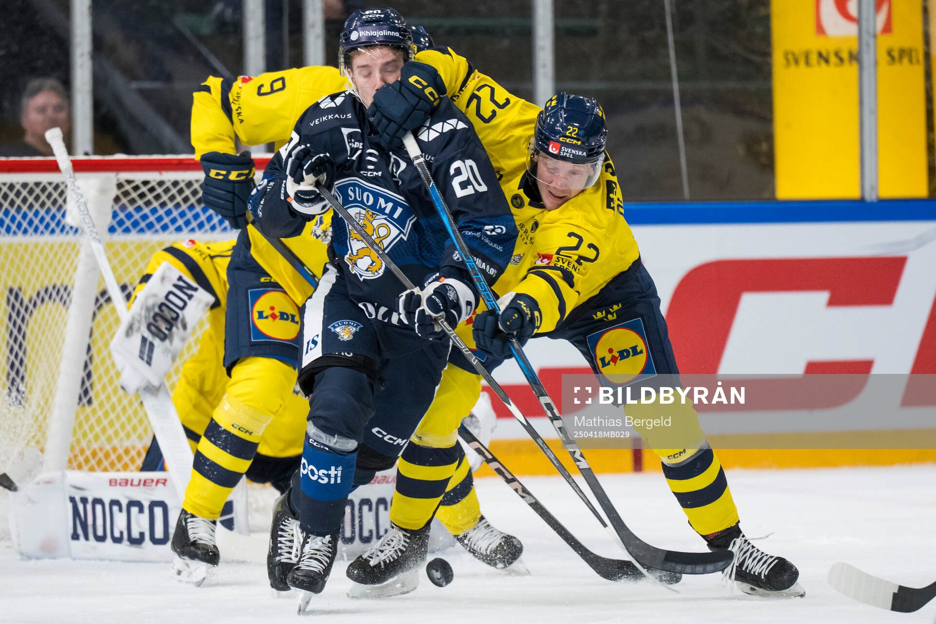Viljami Marjala of Finland and Fredrik Olofsson of Sweden
