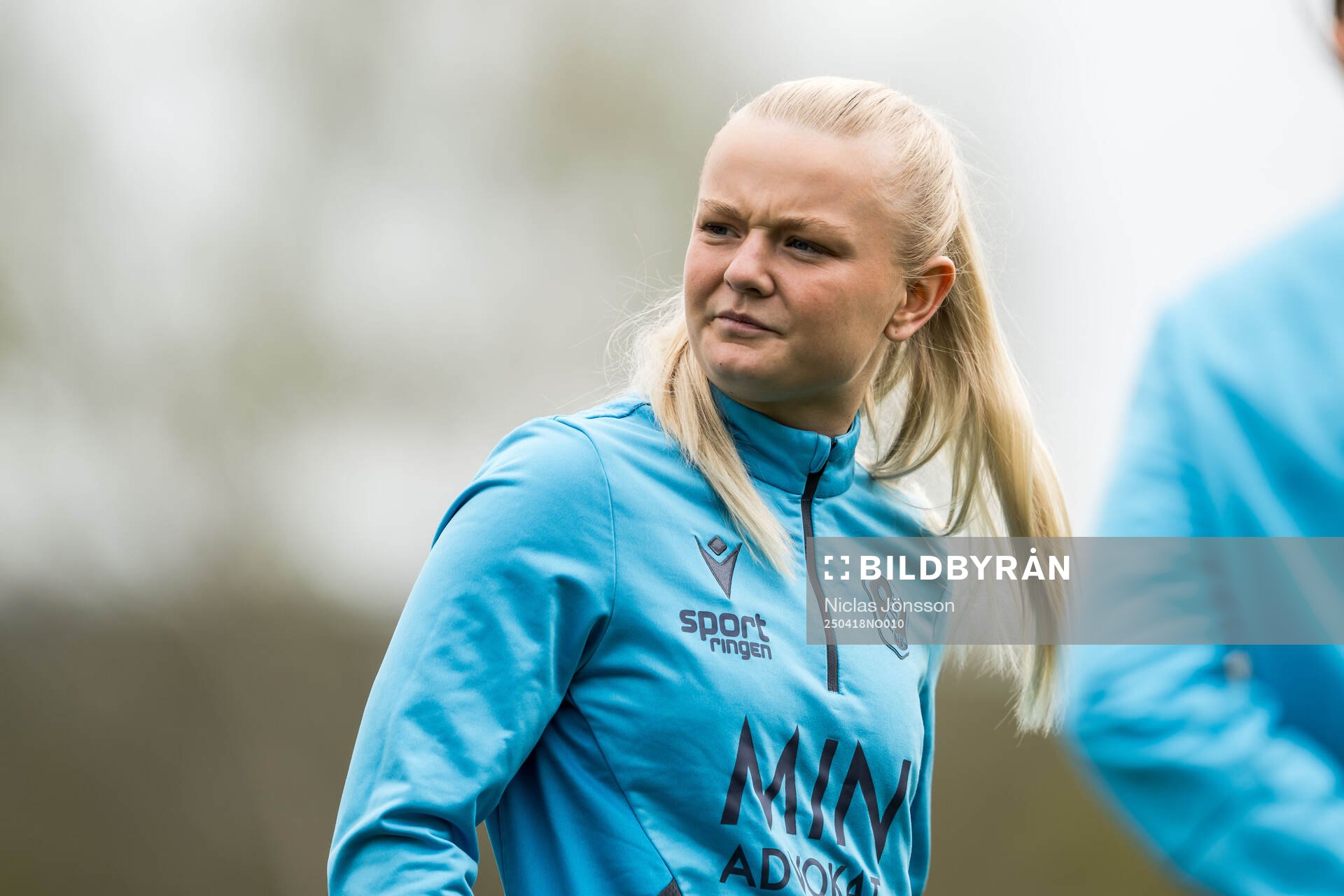 Halmstads Tilde Duphorn inför fotbollsmatchen i Division 1 södra mellan Halmstad och IK Zenith den 18 april 2025 i Halmstad. 