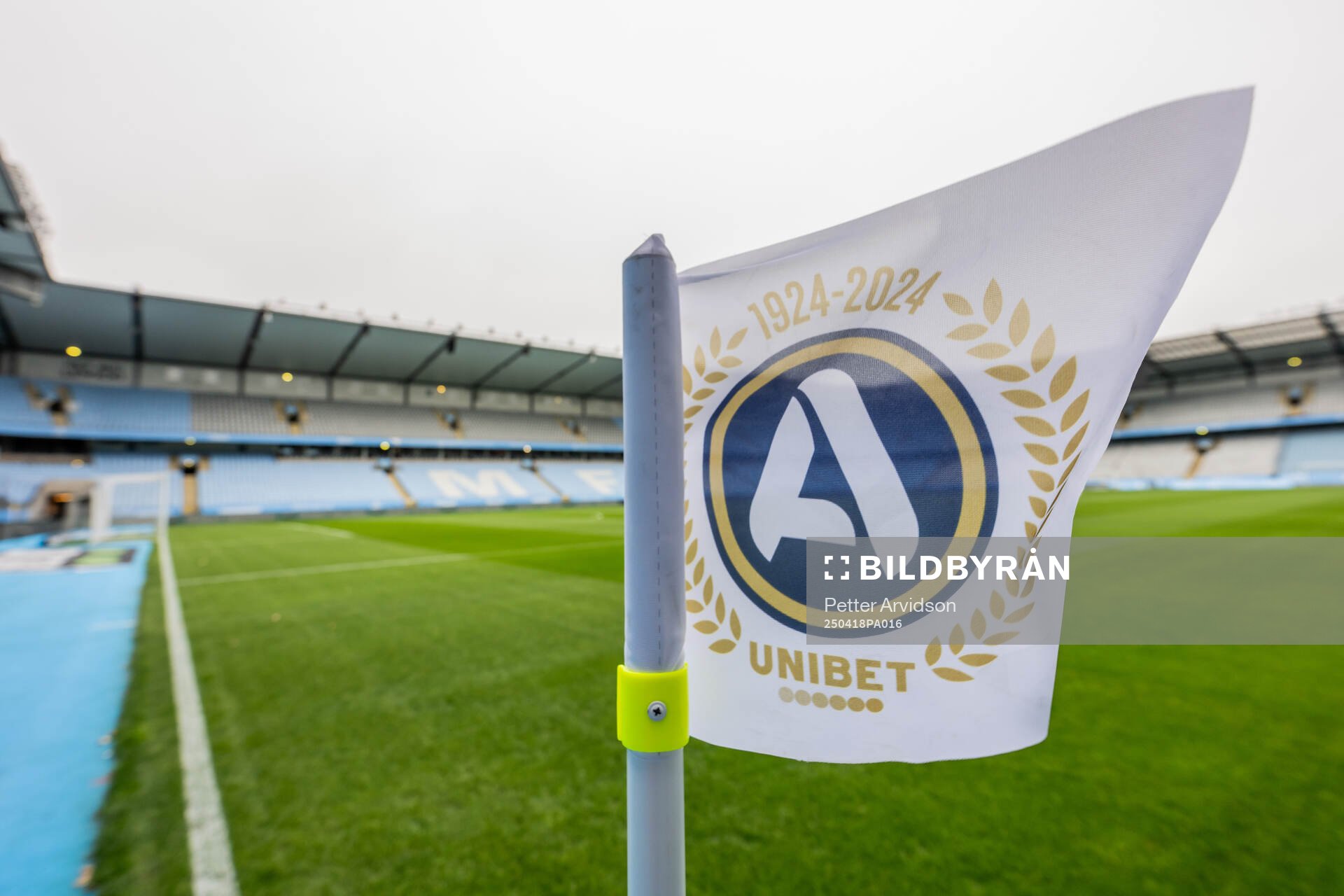 Hörnflaggan på Eleda Stadion inför fotbollsmatchen i Allsvenskan mellan Malmö FF och Sirius den 18 april 2025 i Malmö. 