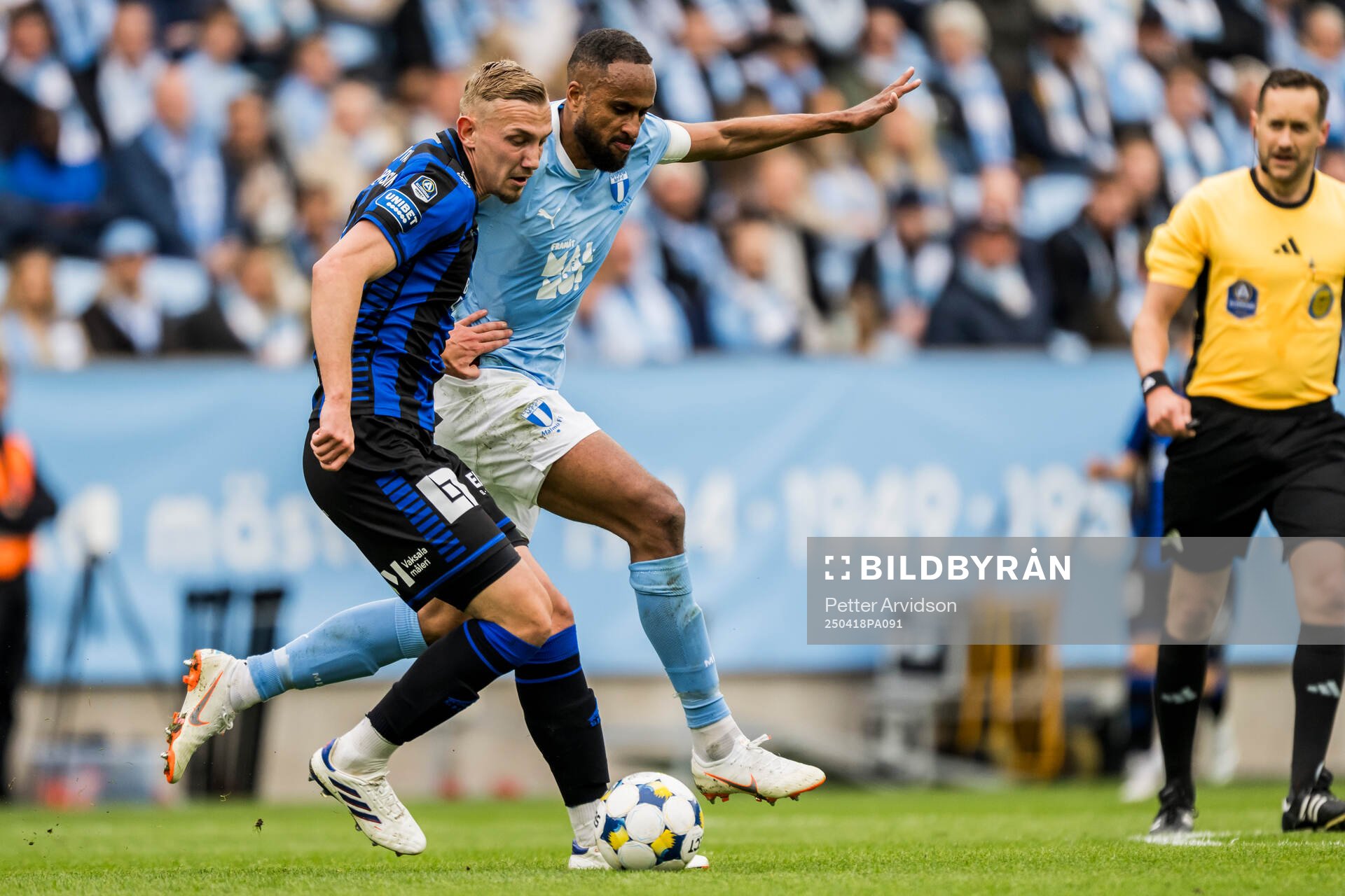 Sirius Jakob Voelkerling Persson och Malmö FFs Isaac Kiese