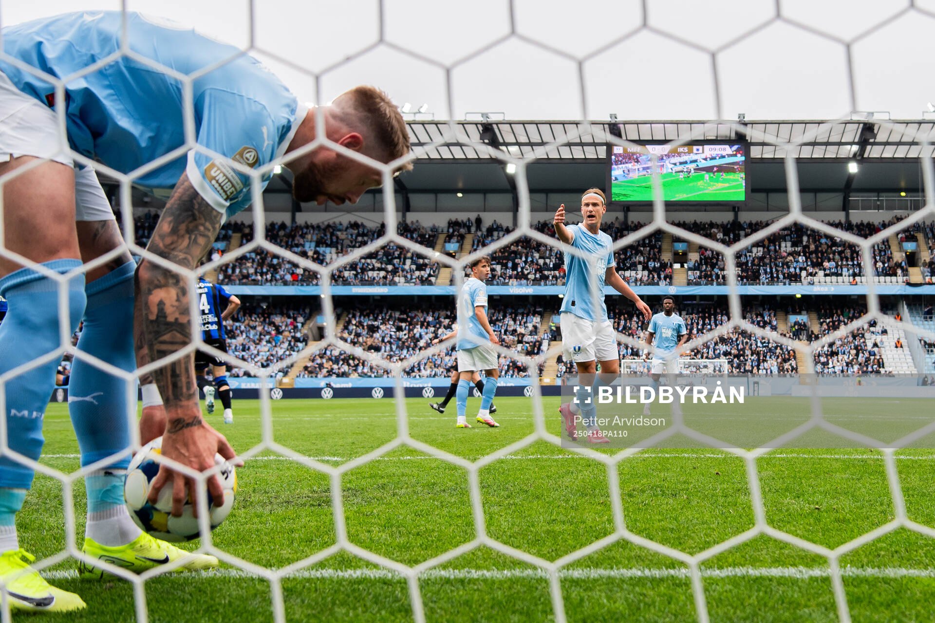 Malmö FFs Pontus Jansson och Erik Botheim deppar