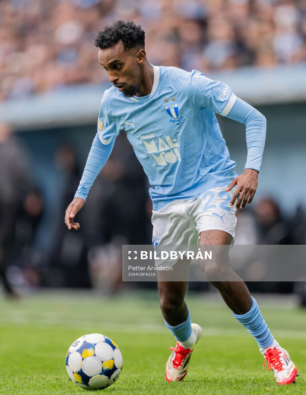 Malmö FFs Taha Ali under fotbollsmatchen i Allsvenskan mellan Malmö FF och Sirius den 18 april 2025 i Malmö. 