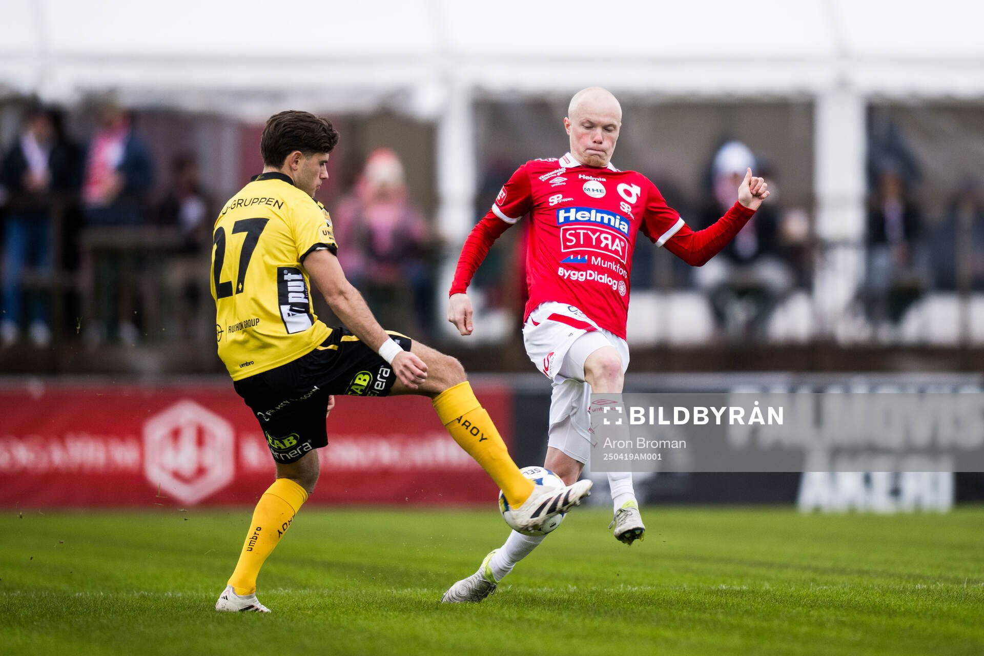 Elfsborgs Besfort Zeneli och Degerfors Marcus Rafferty