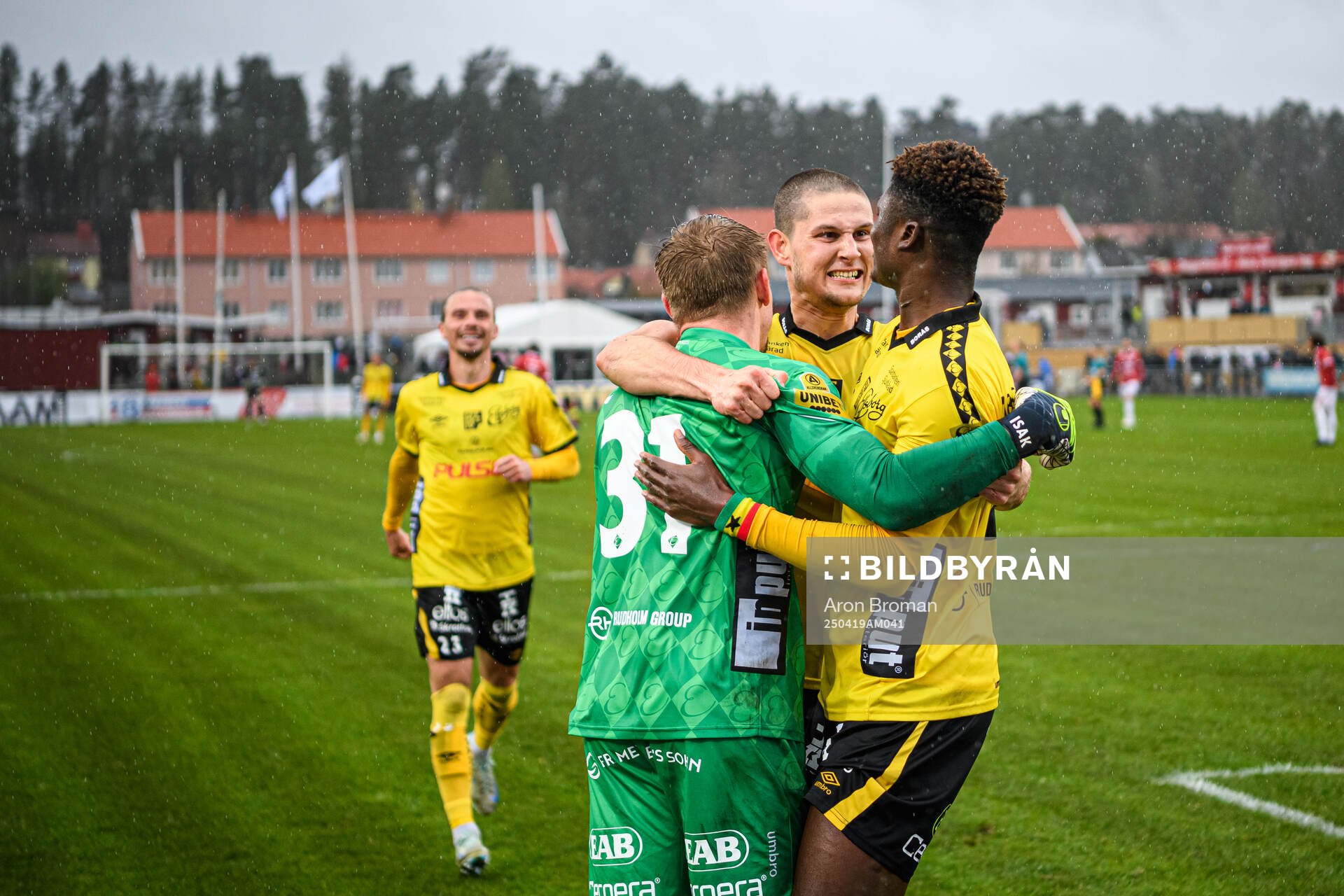 Elfsborgs målvakt Isak Pettersson, Rasmus Wikström och
