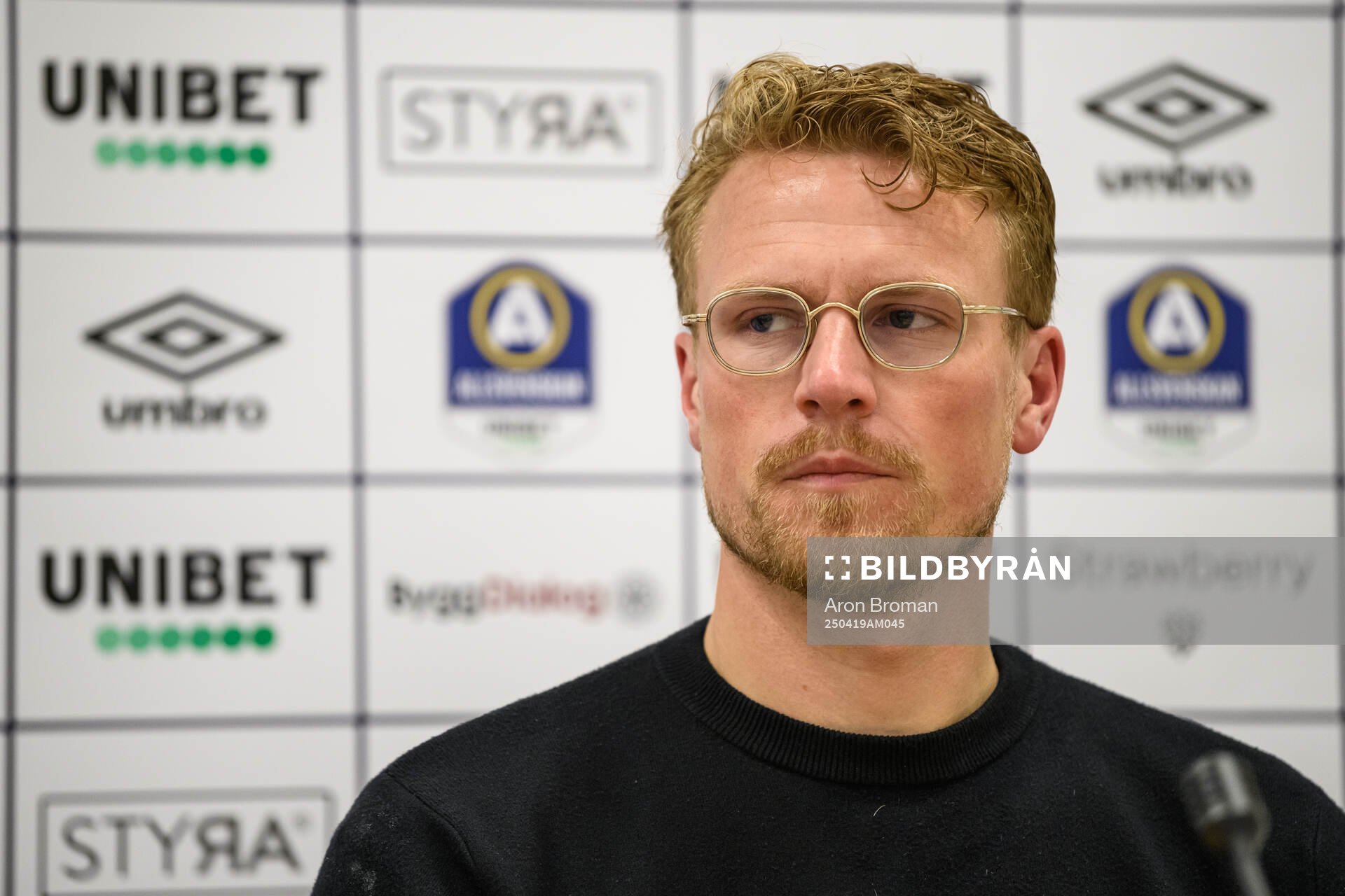 Elfsborgs tränare Oscar Hiljemark på presskonferensen efter fotbollsmatchen i Allsvenskan mellan Degerfors och Elfsborg den 19 april 2025 i Degerfors.