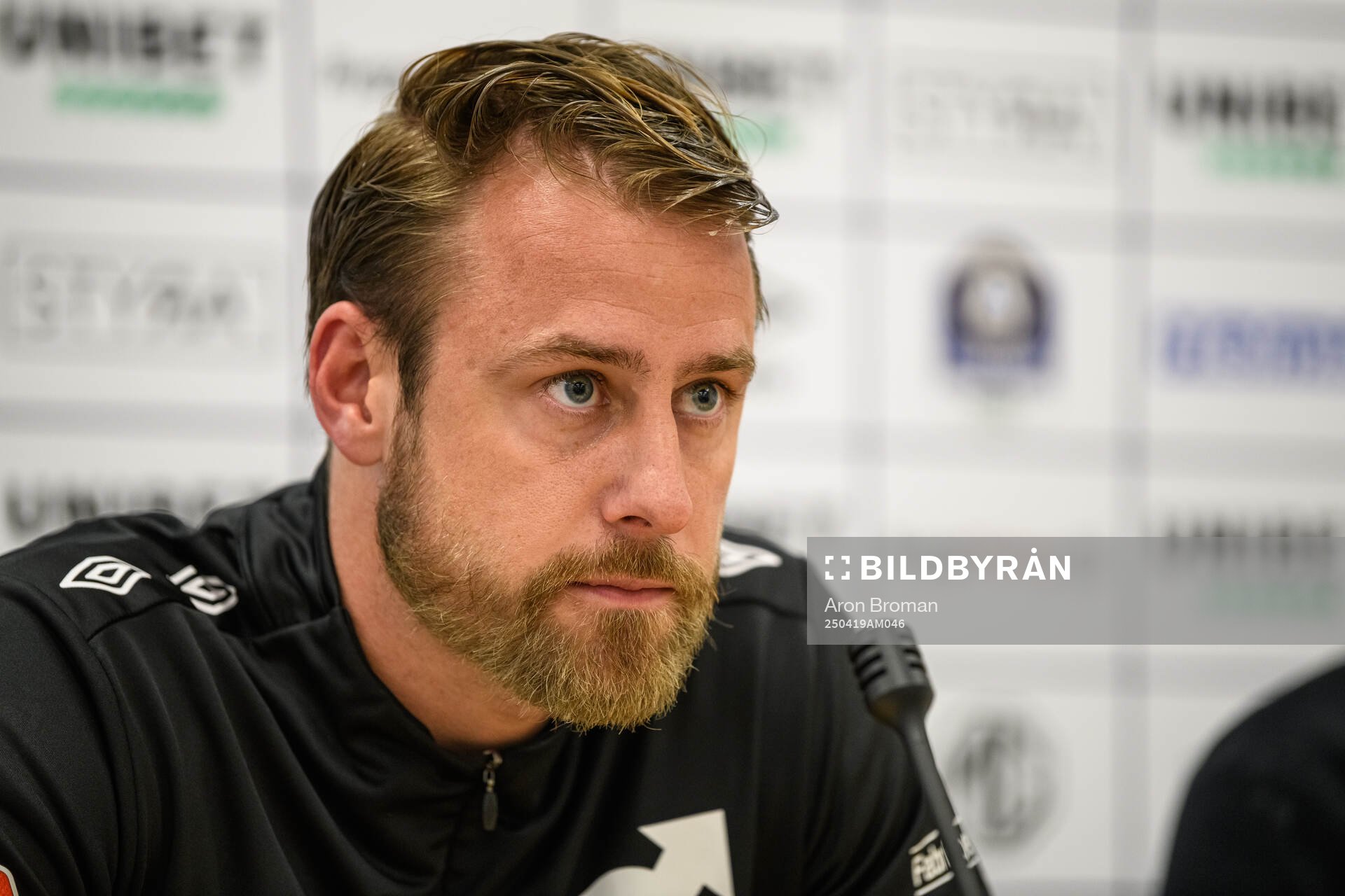 Degerfors tränare William Lundin på presskonferensen